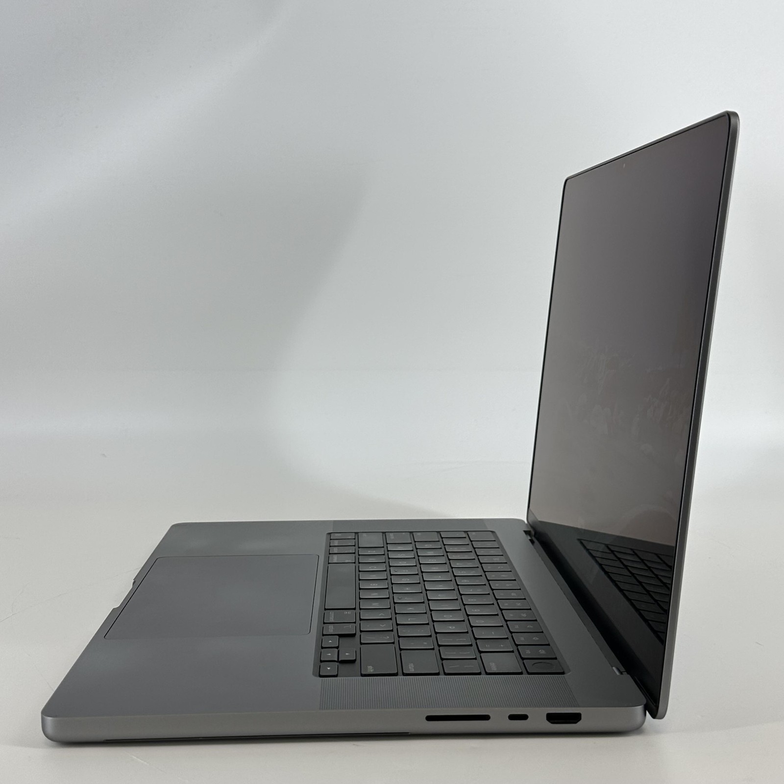 MacBook Pro 16″ Gray 2021 3.2 GHz M1 Pro 10-Core CPU 16-Core GPU 16GB 512GB