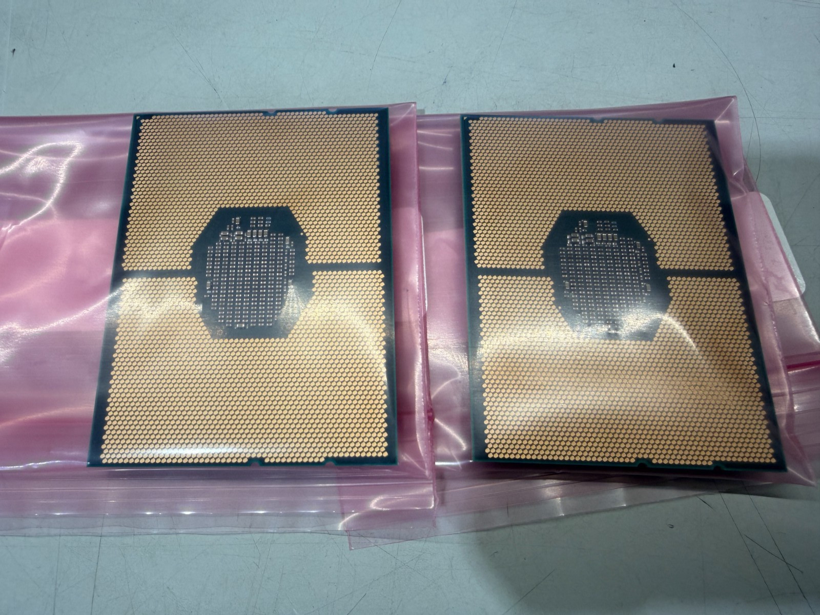 LOT OF 2 Intel Xeon Gold 5115 SR3GB 2.40GHz CPU FREE SHIPPING!!!