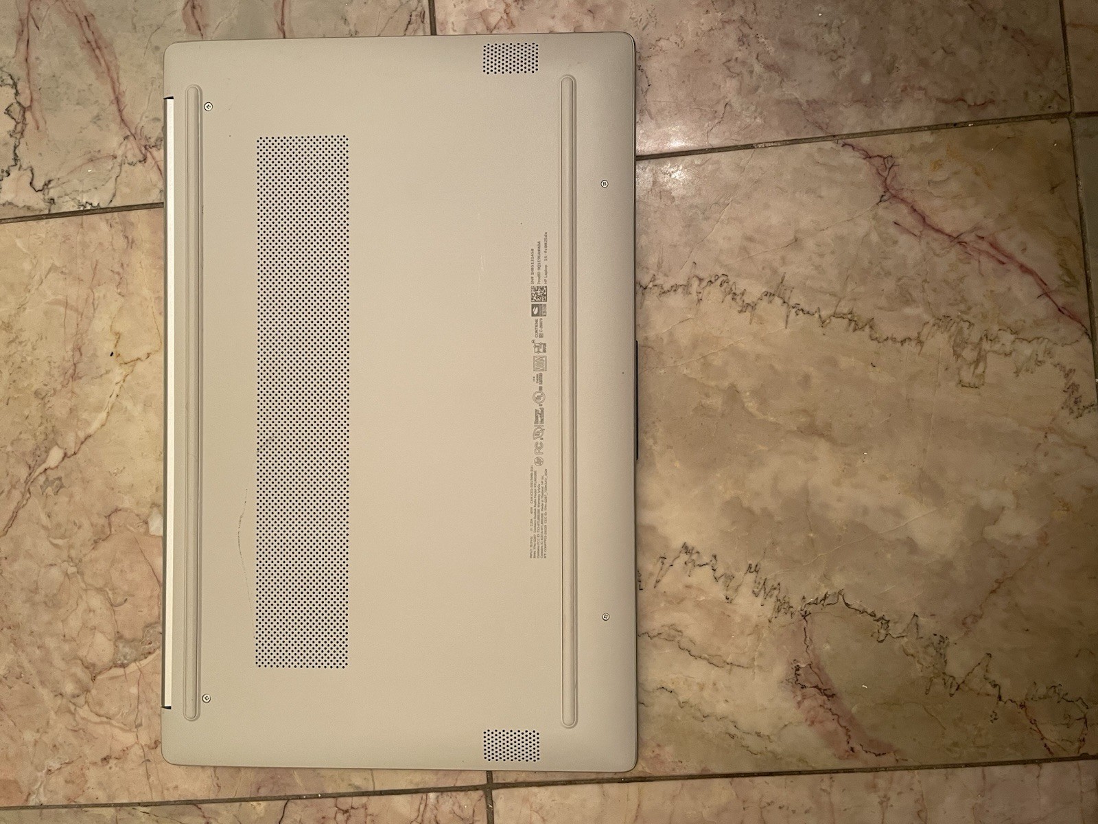 HP 15-fc0025dx 15.6in Ryzen 5 8GB 512GB SSD Win11 Silver Laptop