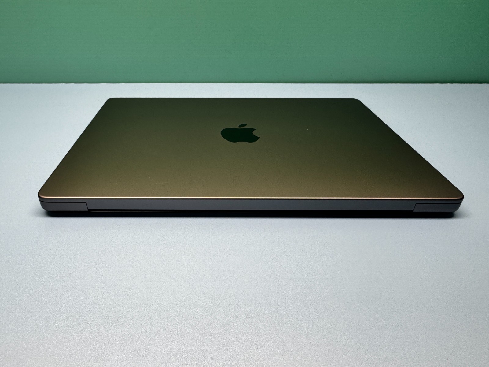 Tahoe 2021/22+ Apple MacBook Pro 14″ 32CORE M1 MAX 64GB RAM 1TB SSD – WARRANTY