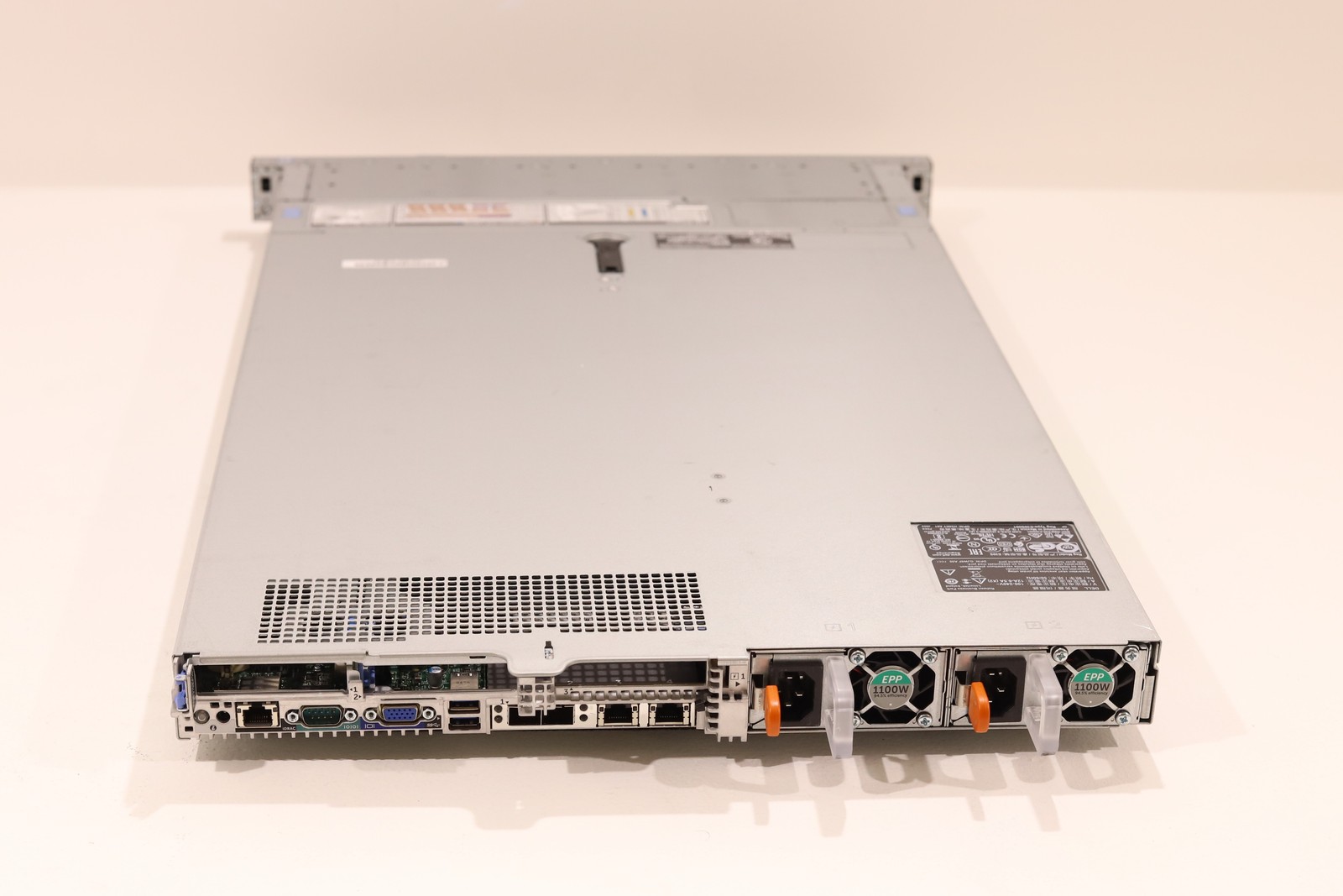 Dell PowerEdge R640 10-Bay SFF Barebone Server 2 x HeatSink H330 2 x 1100W PSU