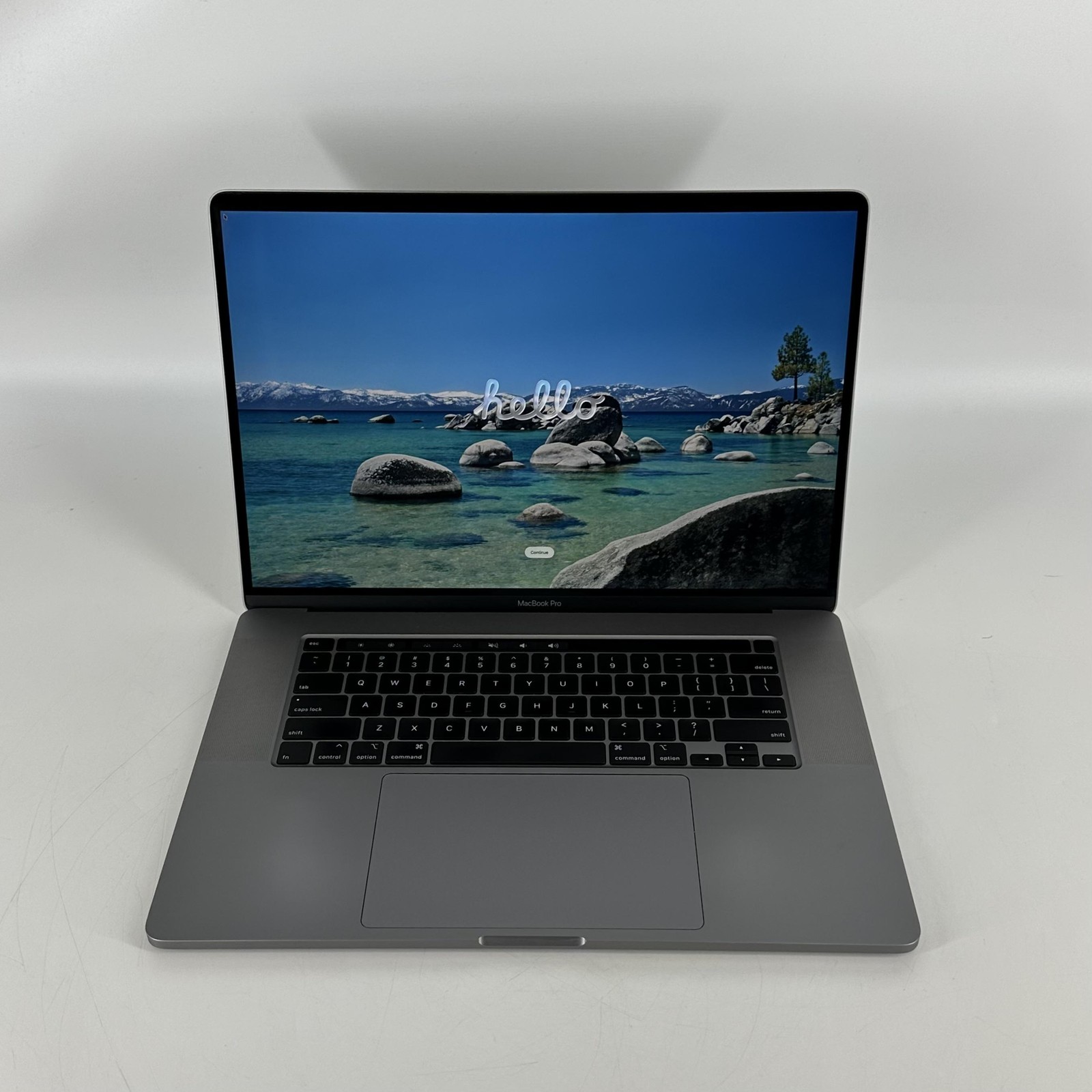MacBook Pro 16 Touch Bar Space Gray 2019 2.4GHz i9 32GB 1TB SSD Radeon Pro 5500M
