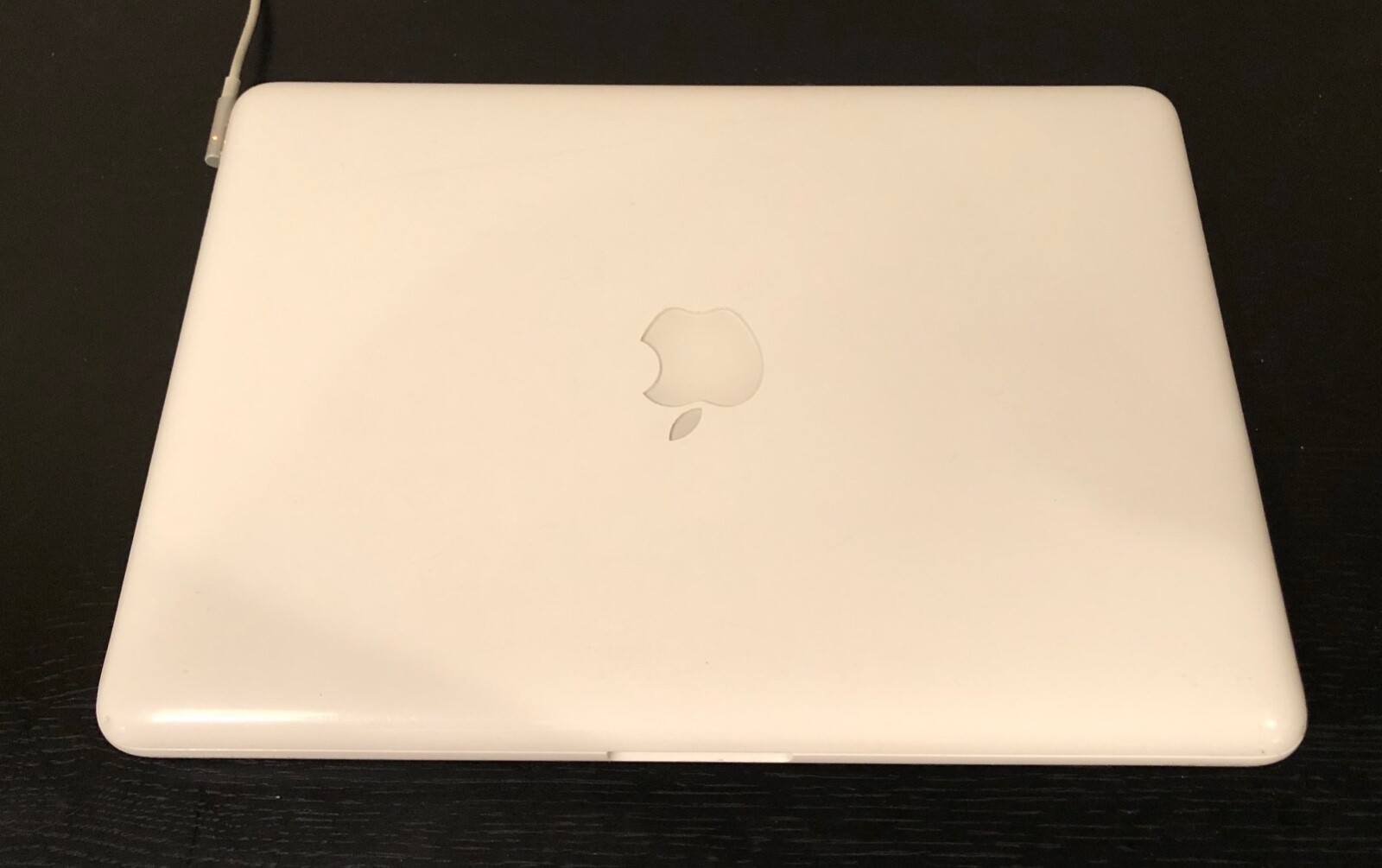 Apple MacBook 13” A1342 2010 2.4GHz/4GB/200GB/NVIDIA 320M – Working Battery!!!