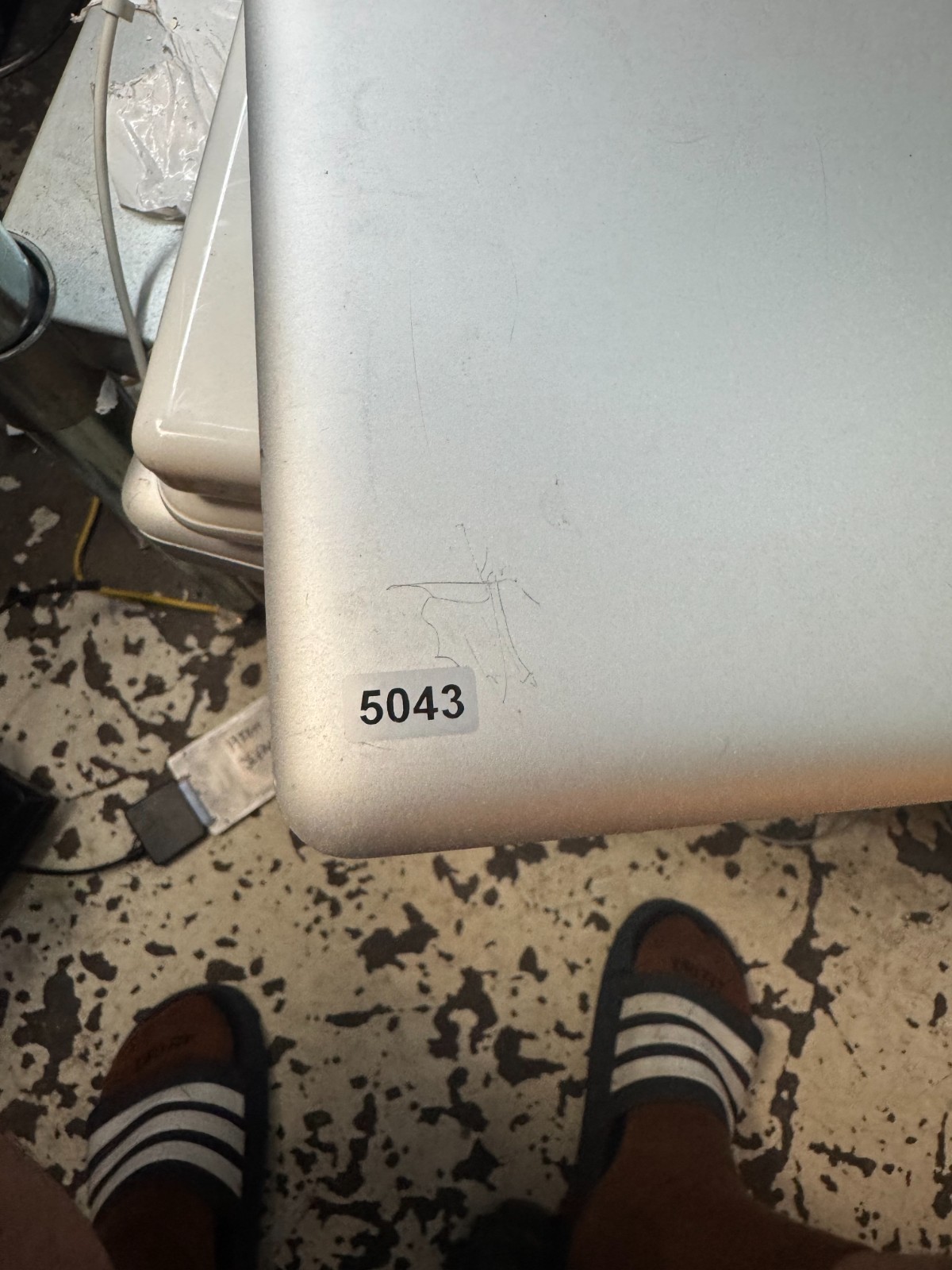 Apple MacBook Air Core 2 Duo, 2GB RAM, Cycle Count 163 #5043