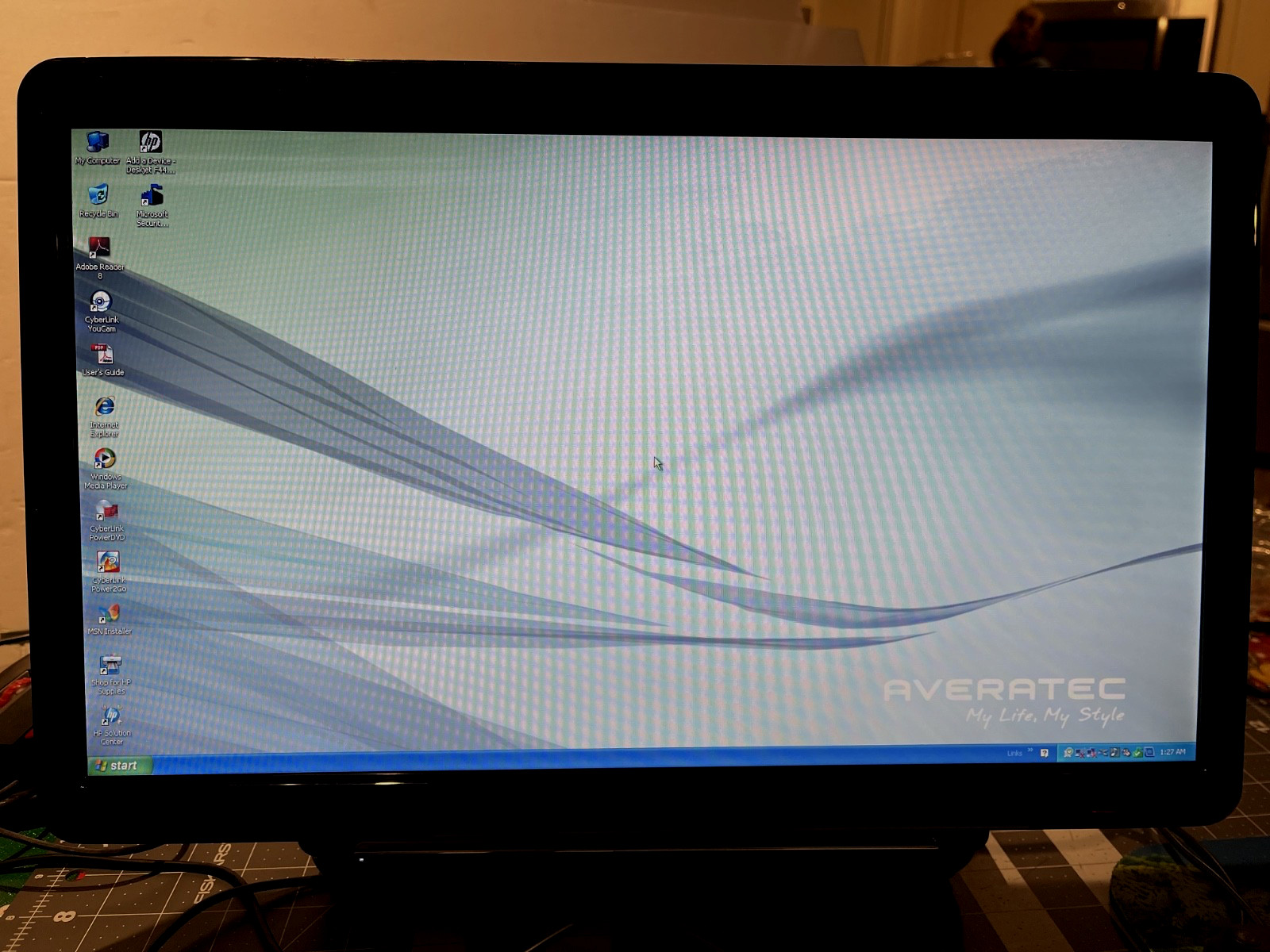 Averatec All-In-One XP Computer for Parts or Repairs -Read
