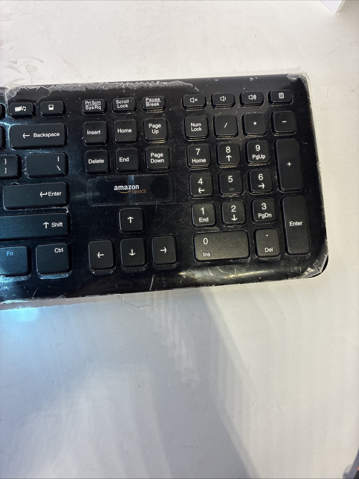 Amazon Basics Wired QWERTY Keyboard Full-Sized Media Control Black KU-0833
