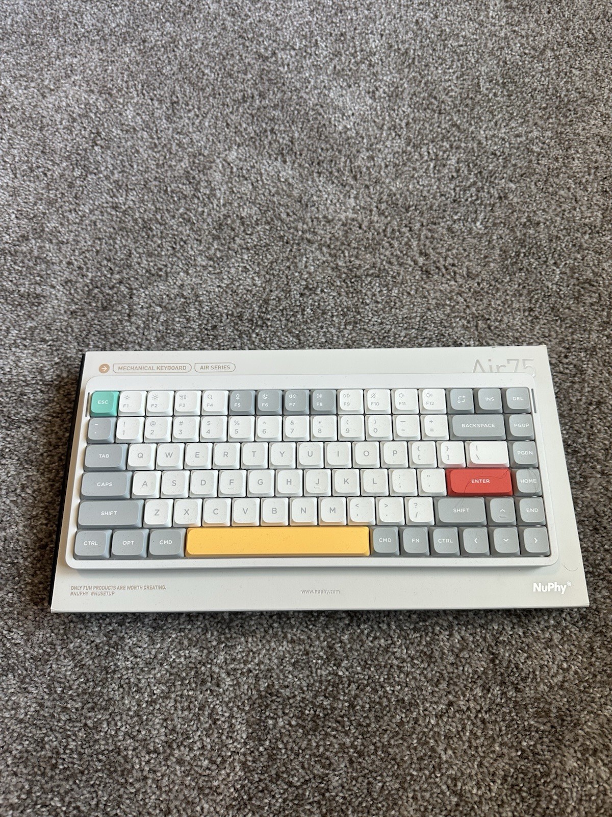 NuPhy Air75 Low-Profile Mechanical Keyboard White/Gray with Cowberry switches