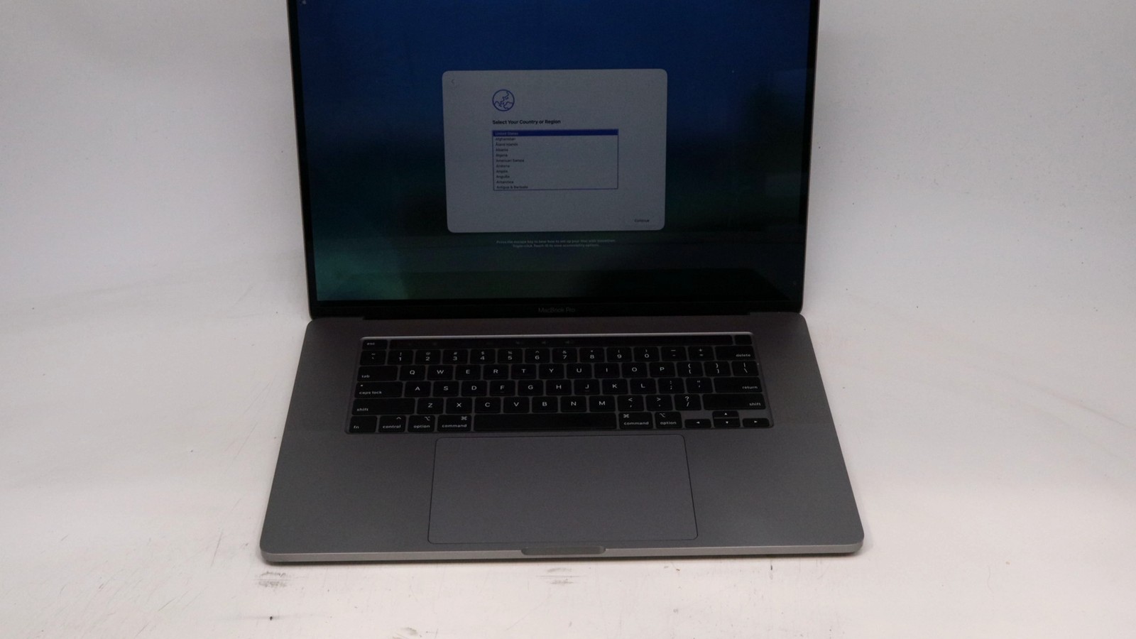 Apple Macbook Pro 16″ i9-9980HK 64GB 1TB – Good READ DESC