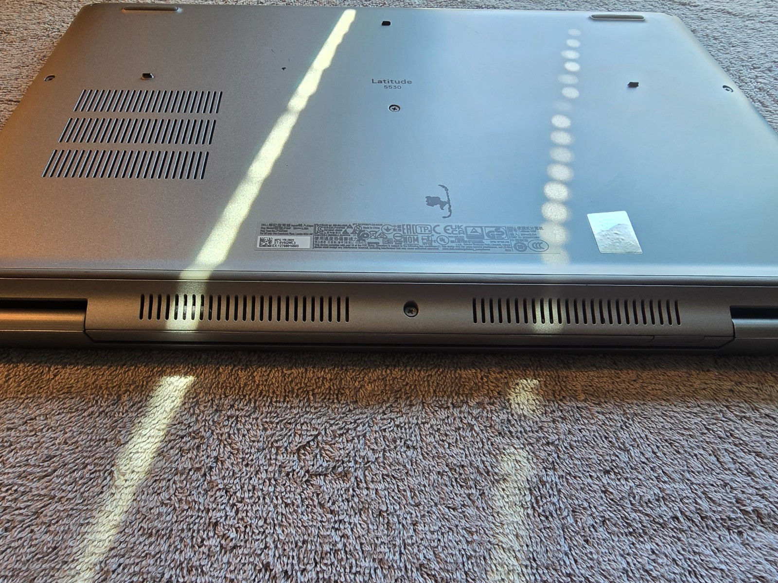 dell latitude 5530 i7-1255U / 64gb ram / windows 11 pro / Power adapter included