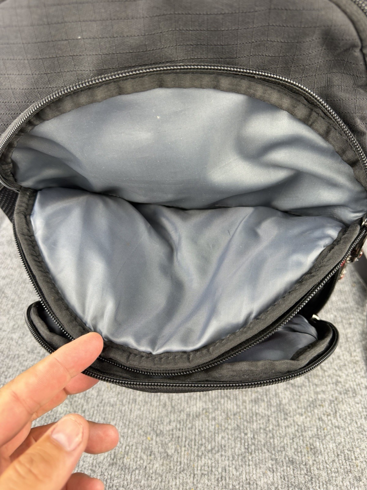 WENGER SWISS GEAR SYNERGY PRO BLACK GRAY 16″ COMPUTER LAPTOP BACKPACK BAG EUC