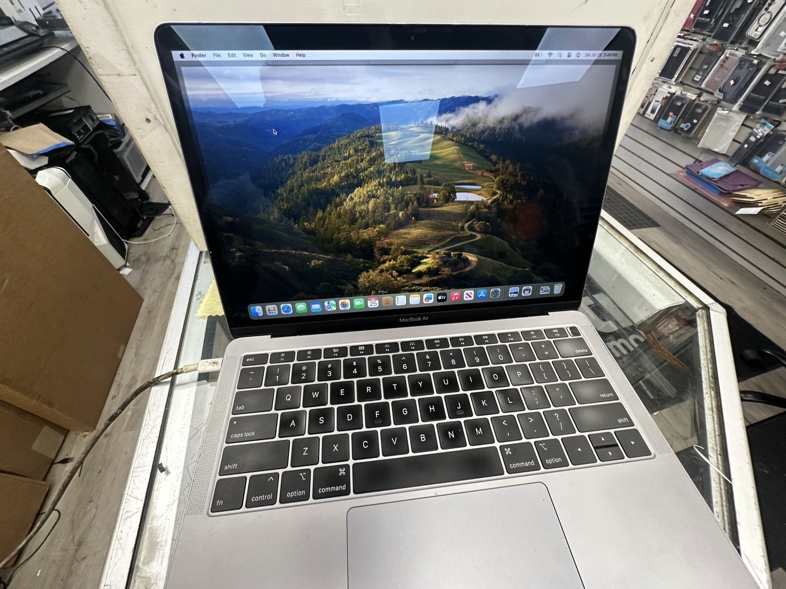 Apple MacBook Air(128GB SSD, Intel Core i5 8th Gen., 1.60 GHz, 8GB) – Space Gray