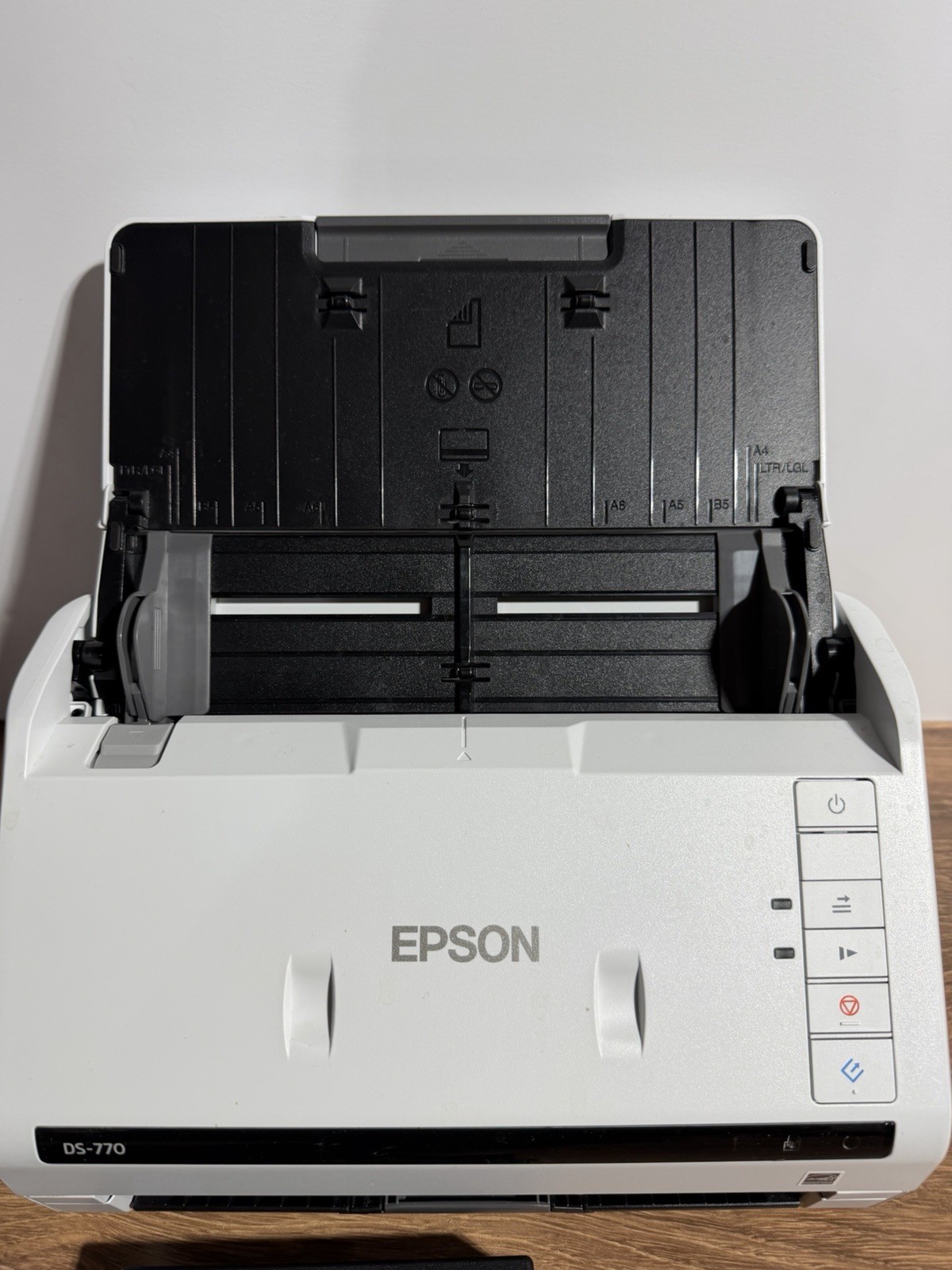 Epson DS-770 Color Duplex Document Scanner J381A W/AC ADAPTER Nice Condition