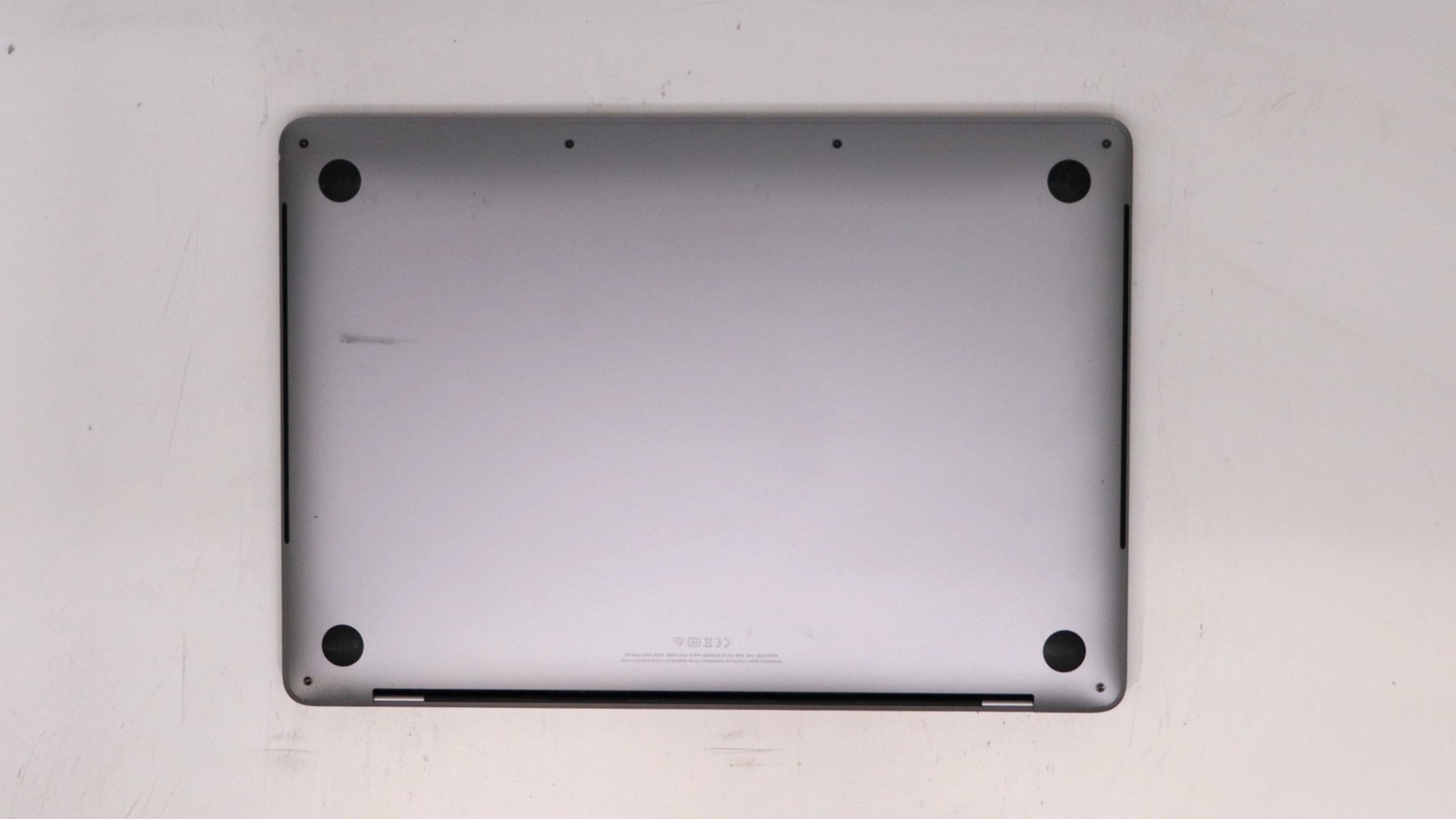 Apple Macbook Pro 13″ i7-1068NG7 16GB 1TB – Good