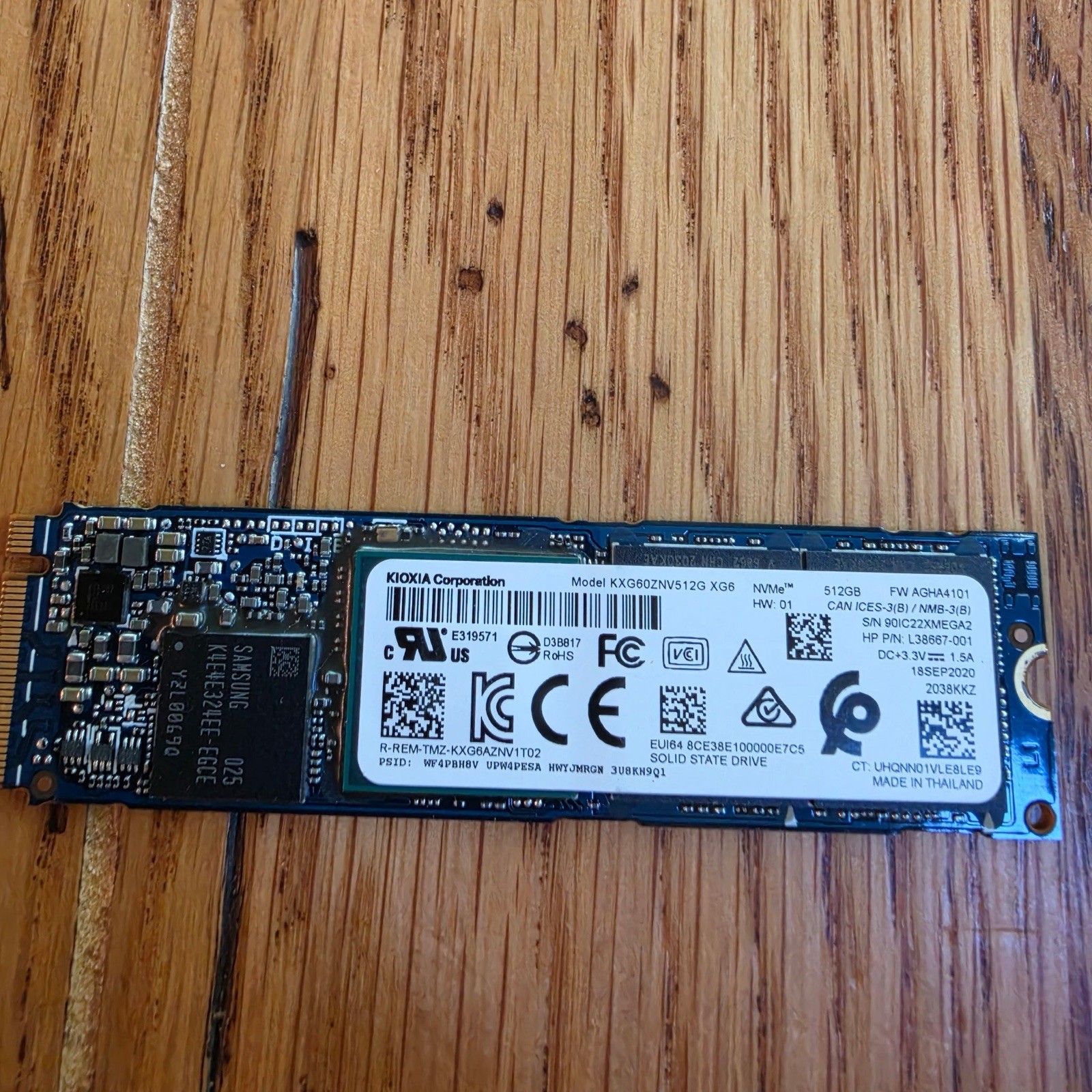 Toshiba XG6 512GB,Internal, M.2 (KXG60ZNV512G) Solid State Drive