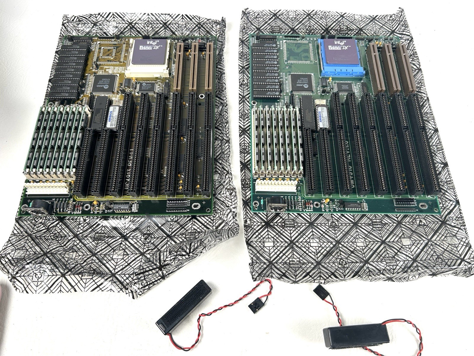 (2) Vintage 486 Motherboard Intel A80486DX-33 33MHz 256KB Cache UMC Chipset