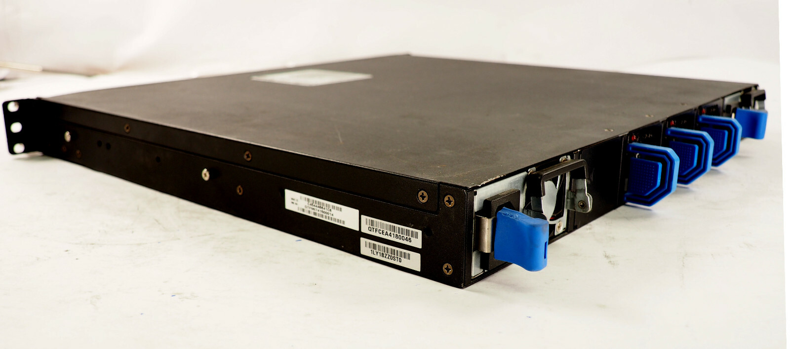 Quanta Spine/Leaf QuantaMesh 3000 Series T3064-LY1R 1.28 terabits per second