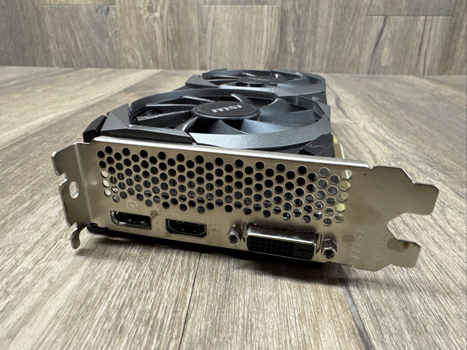 MSI NVIDIA GeForce RTX 3050 VENTUS 2X XS 8G OC 8 GB GDDR6 PCI Express 4.0 x16