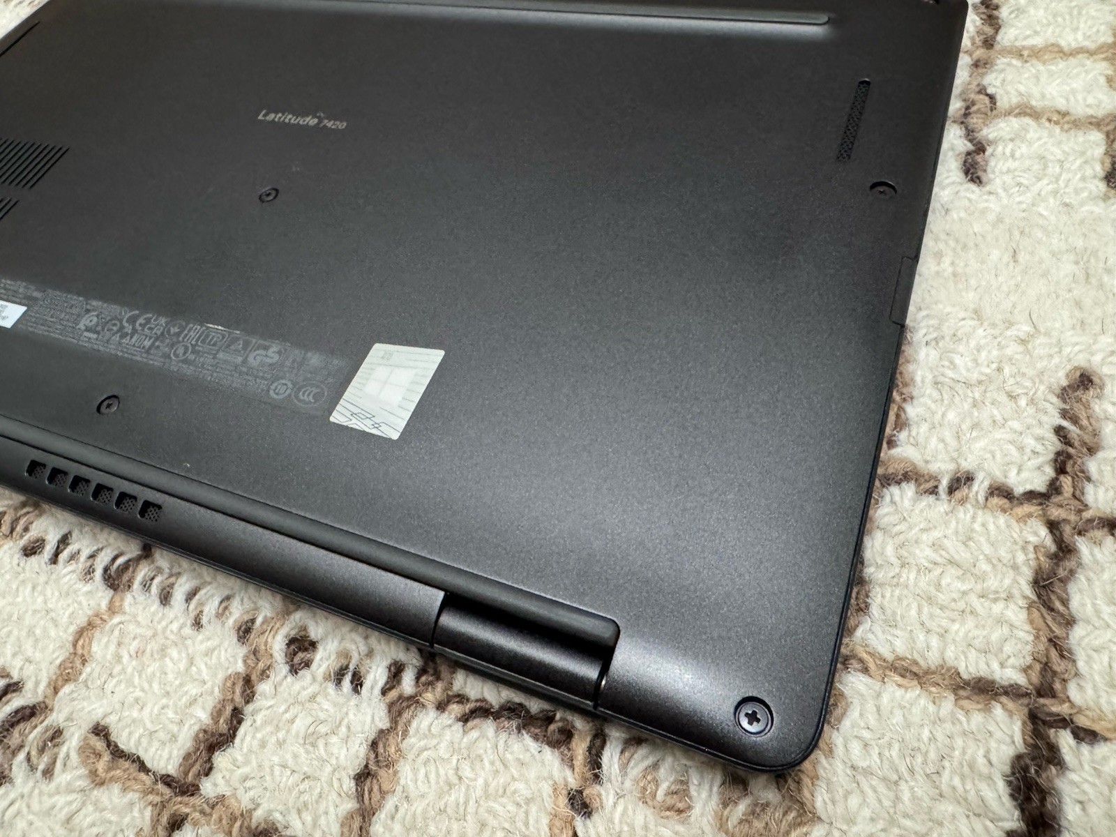 Dell Latitude 7420 14″ i7-1185G7 @ 3.0GHz 256GB SSD, 16GB RAM – Free Shipping!