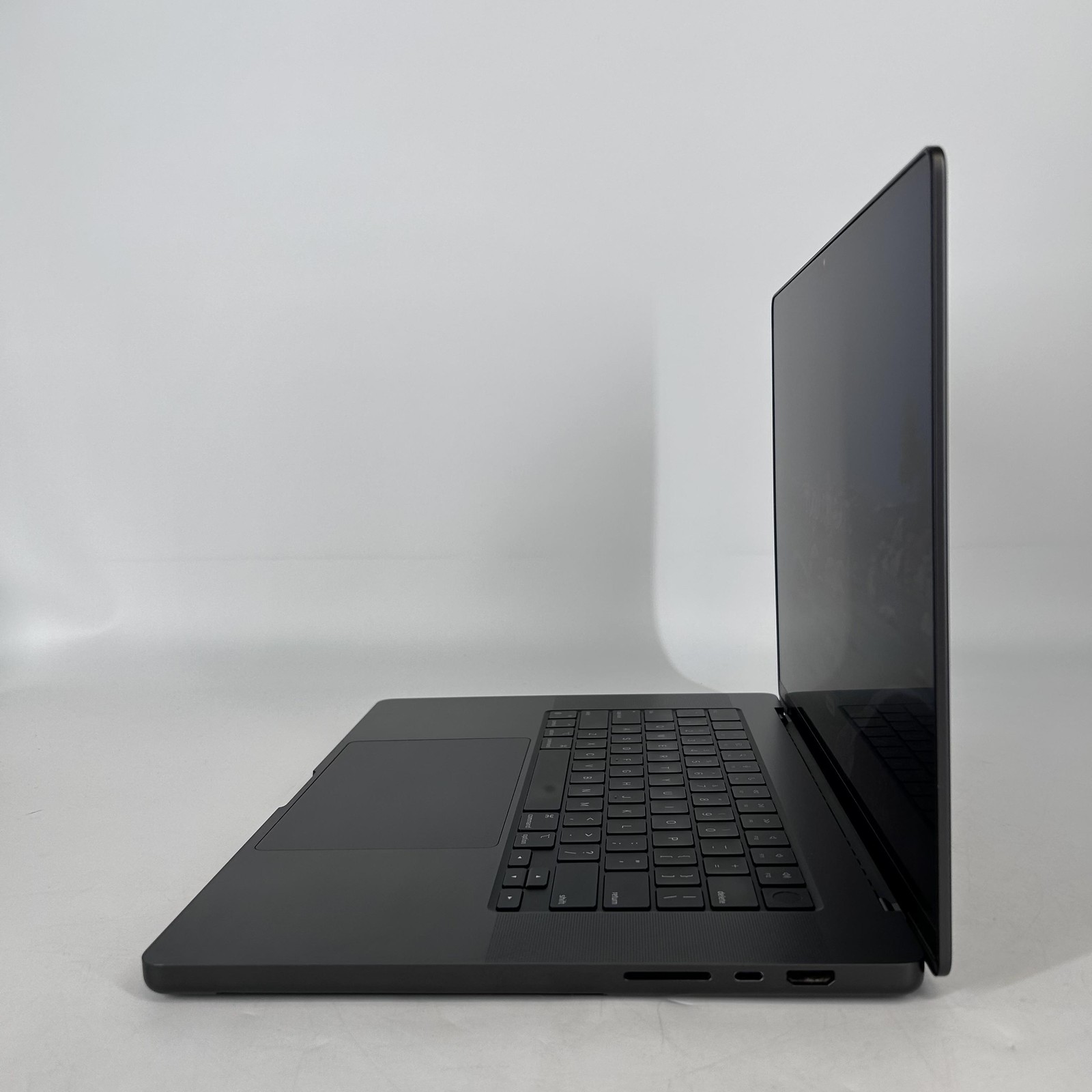 MacBook Pro 16 Space Black 2024 M4 Pro 14-Core CPU 20-Core GPU 24GB 1TB SSD NANO