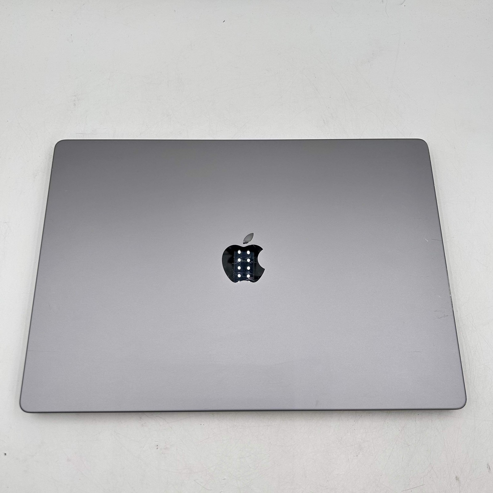 2021 Apple MacBook Pro 16″ M1 Pro 16C GPU 3.2GHz 16GB RAM 512GB SSD A2485