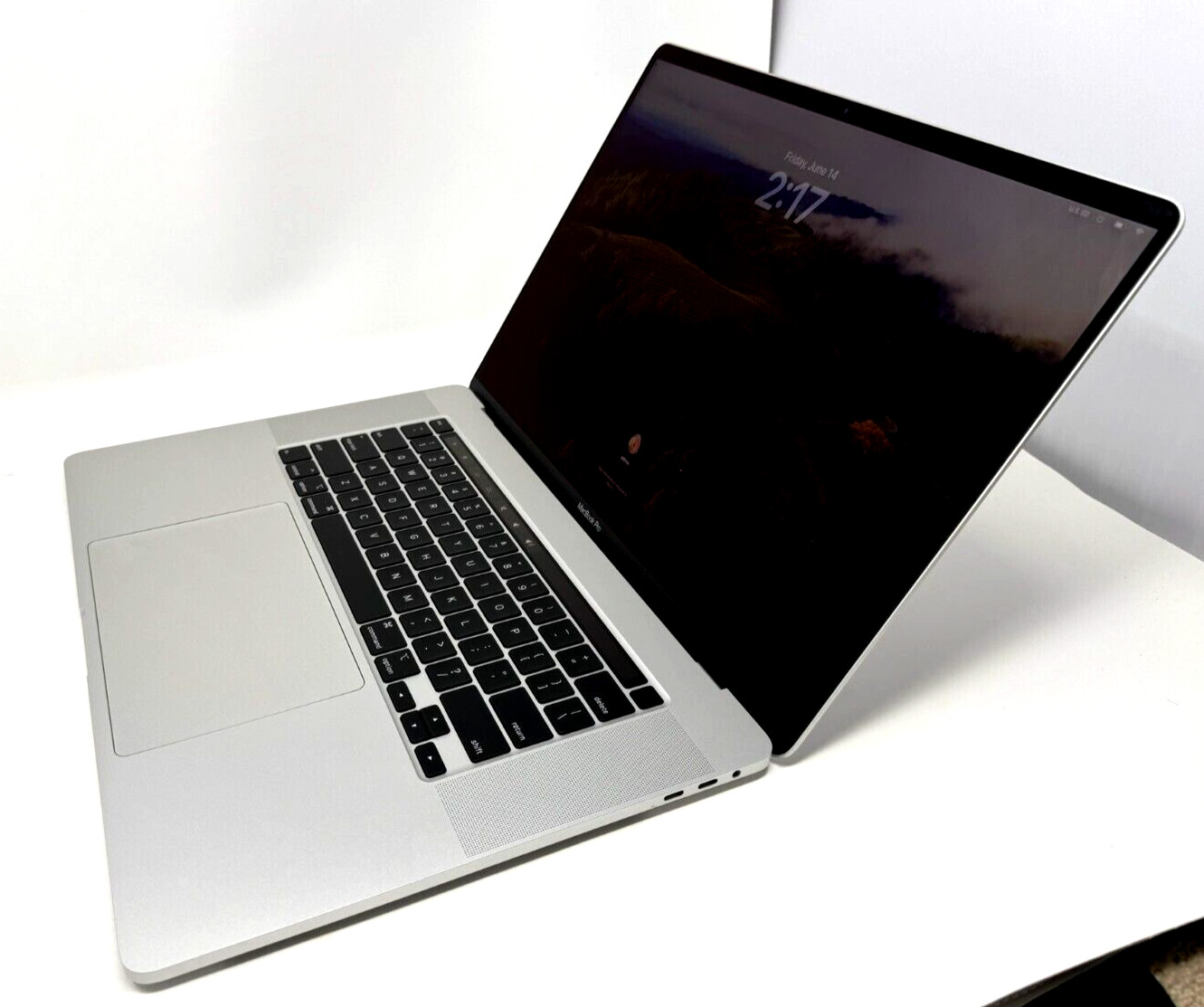 APPLE MACBOOK PRO A2141 16 ” i9 2.4-4.80GHz 32GB 1TB SSD Radeon Pro New Battery