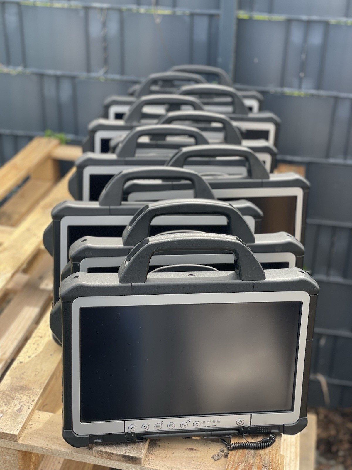10x Panasonic Toughbook CF-D1 MK3,Touch,i5-6300U,8GB,256GB,Wifi,BT,Win 11,A-STOCK