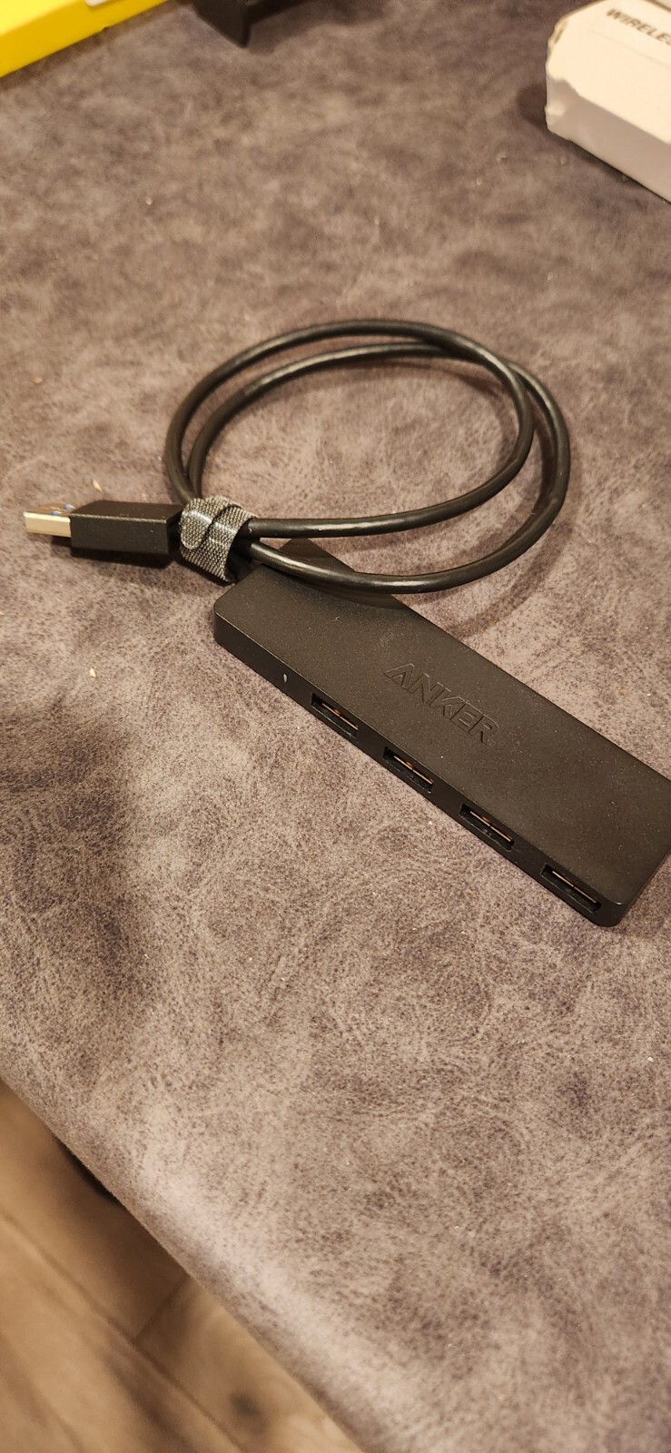 Anker 4-Port USB 3.0 Hub, Ultra-Slim Data USB Hub with 2 Ft Extended Cable A7516