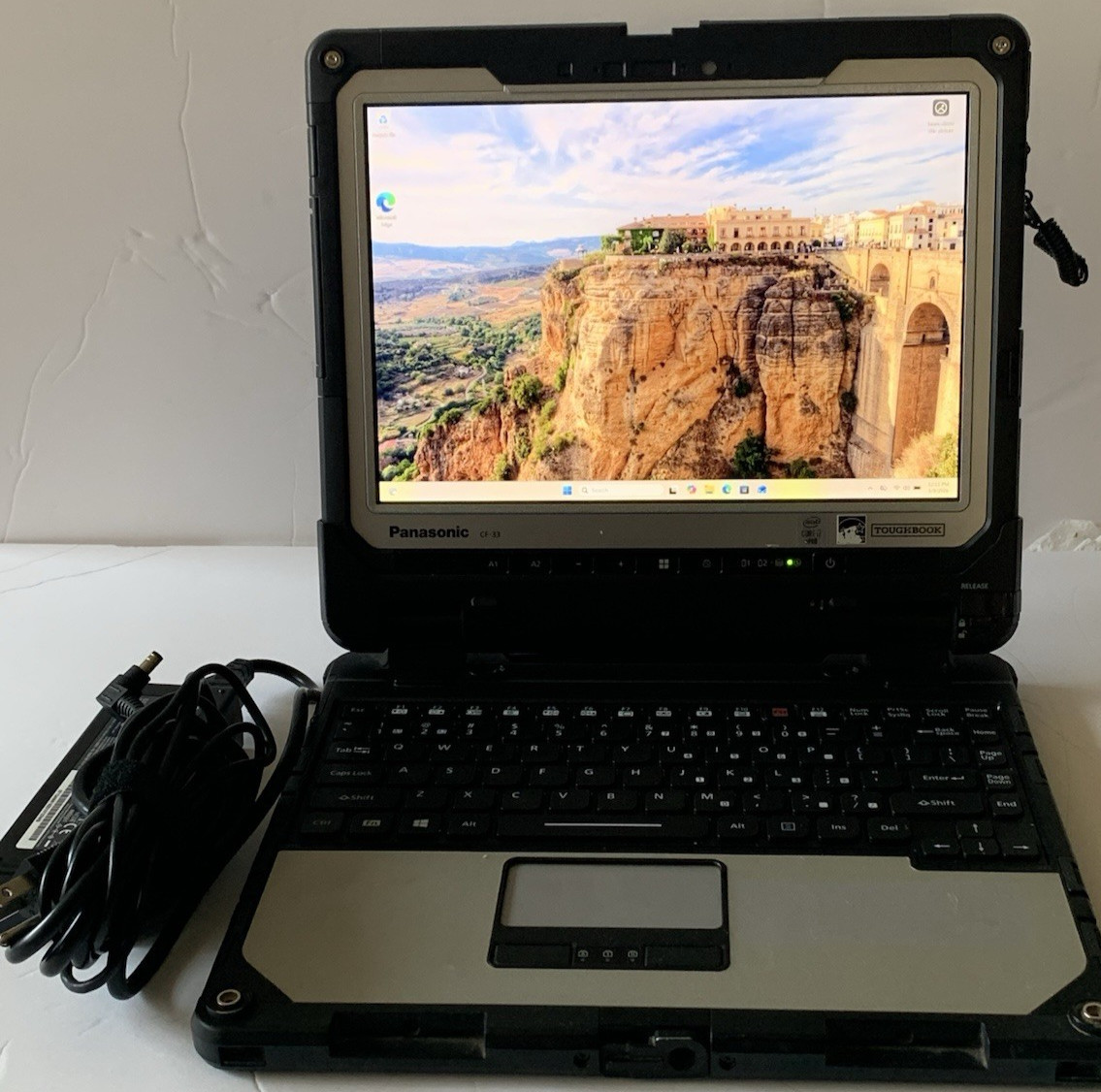 Panasonic Toughbook CF-33 i7-10810U 1.10GHz 512GB SSD 32GB Ram 4G GPS Touch Good