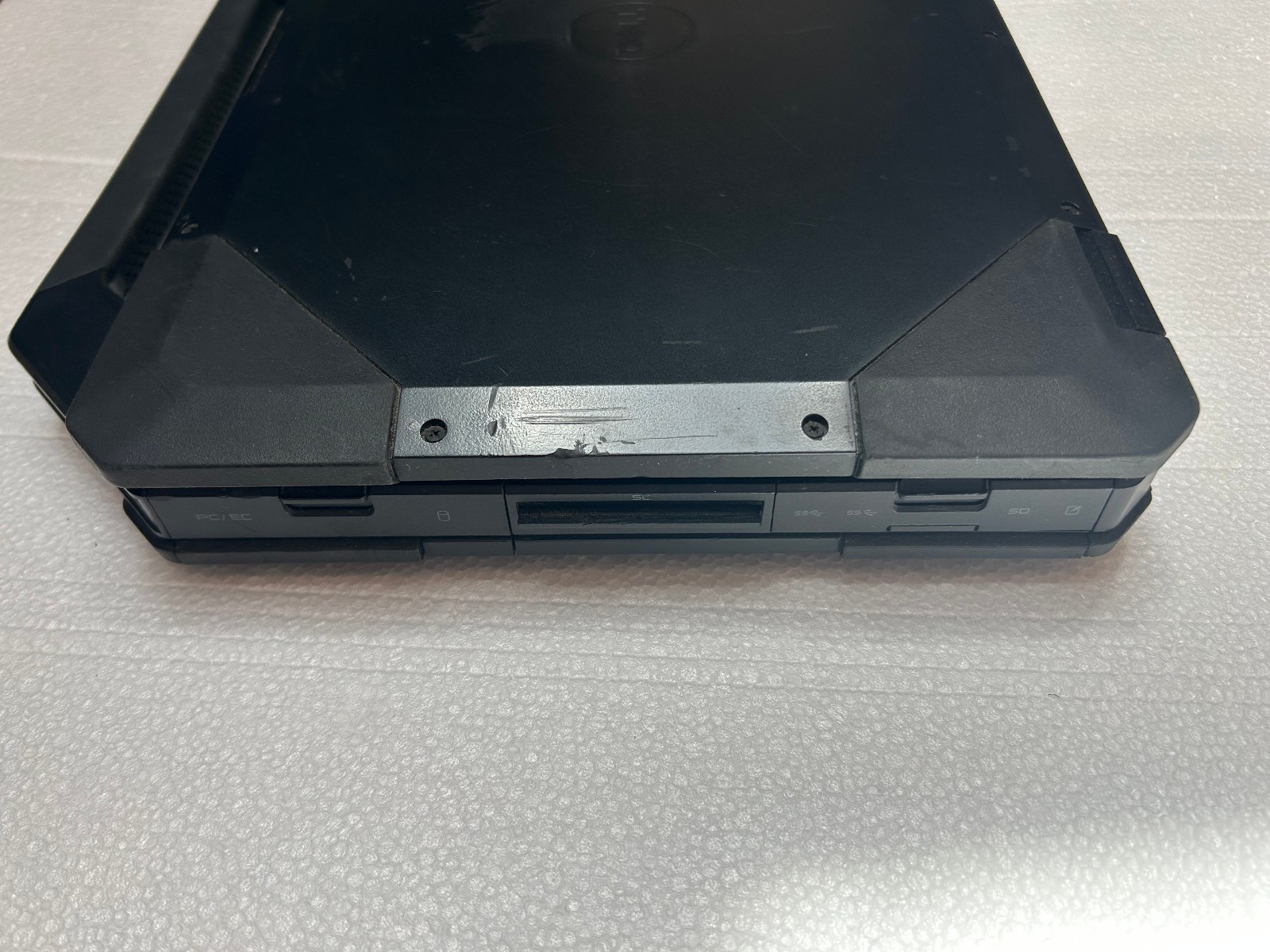 Dell Latitude 5414 Rugged 14″ Touchscreen i7-6600U 2.6GHz 16GB 256GB R7 M360 GFX