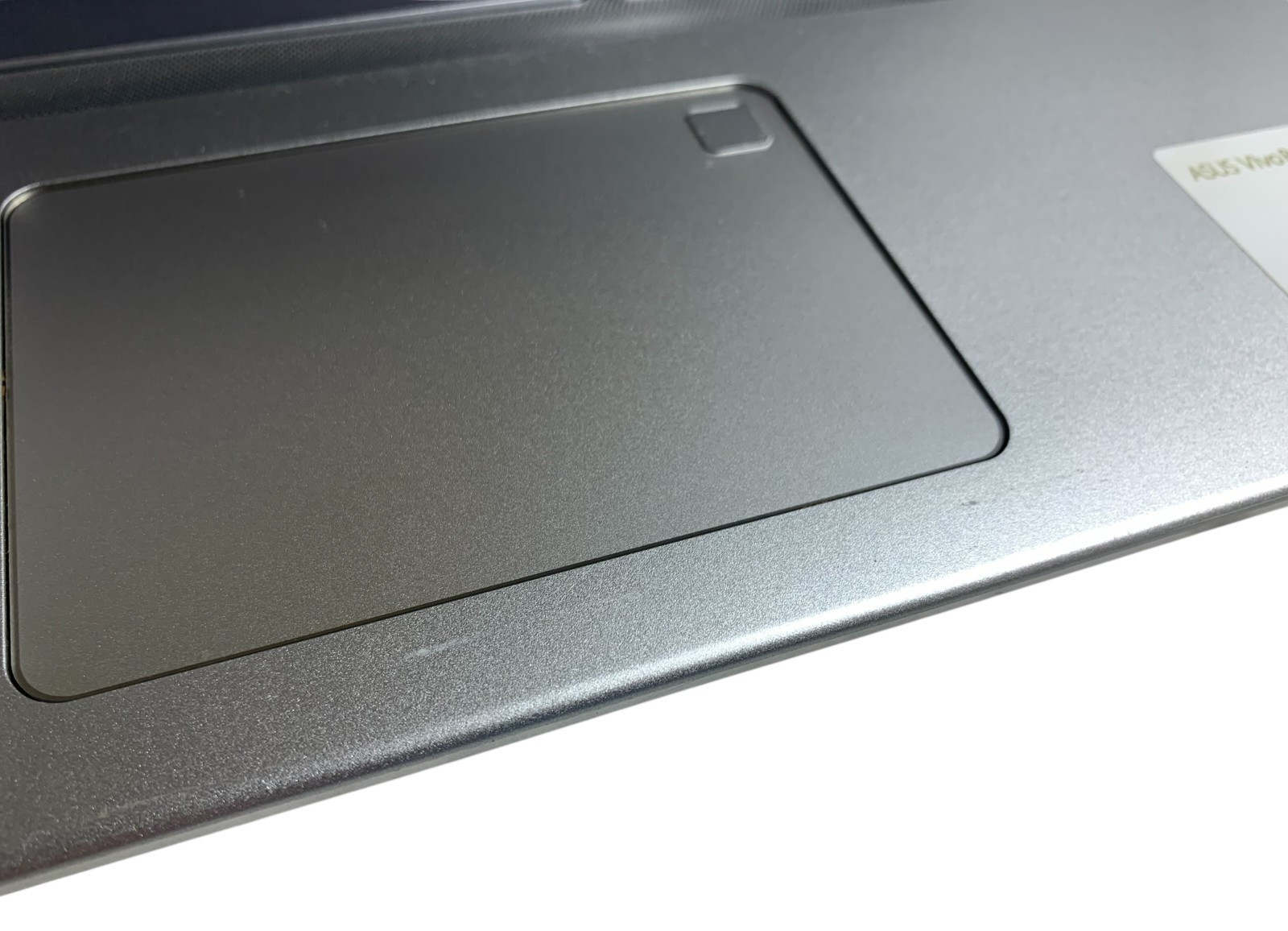 Asus Vivobook X712J 17.3″ Core i5-1035G1 12GB RAM 128GB SSD 1TB HDD W11H