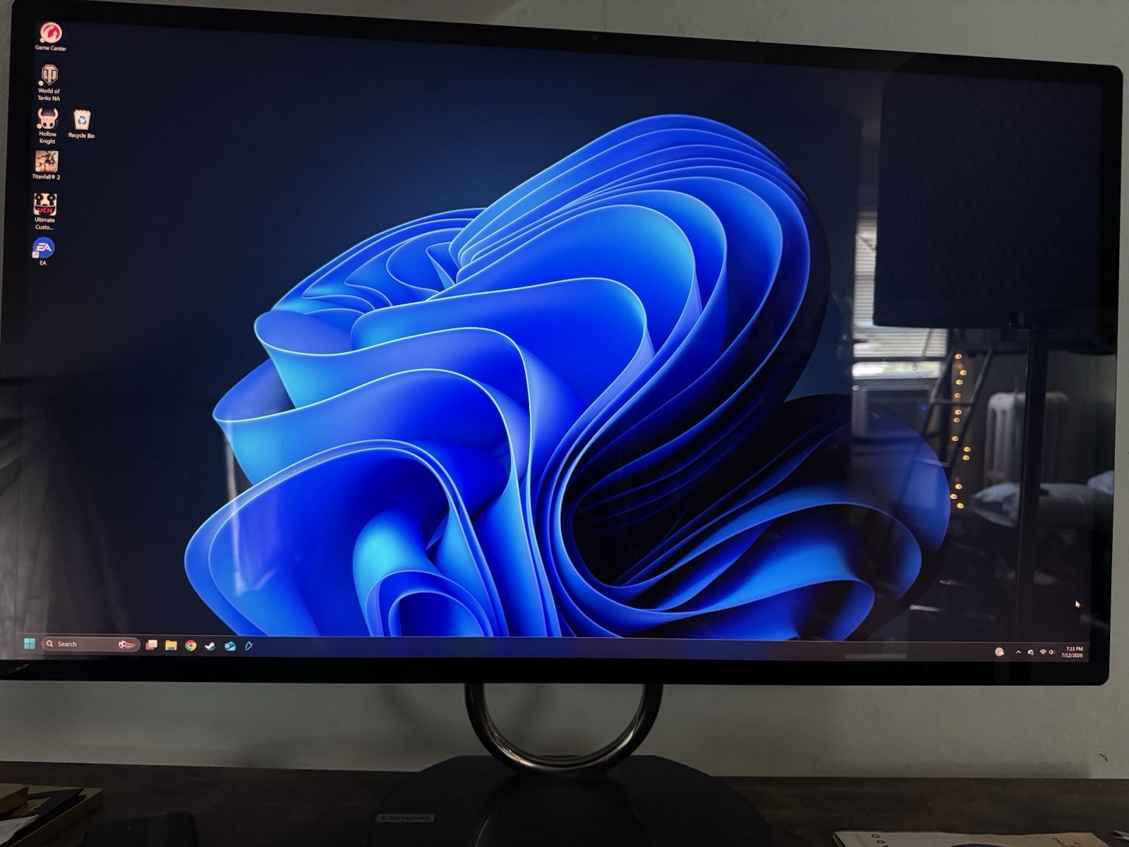 Lenovo Yoga AIO 9 32IRH8 32 in 16:9 All-in-One Desktop Monitor Black