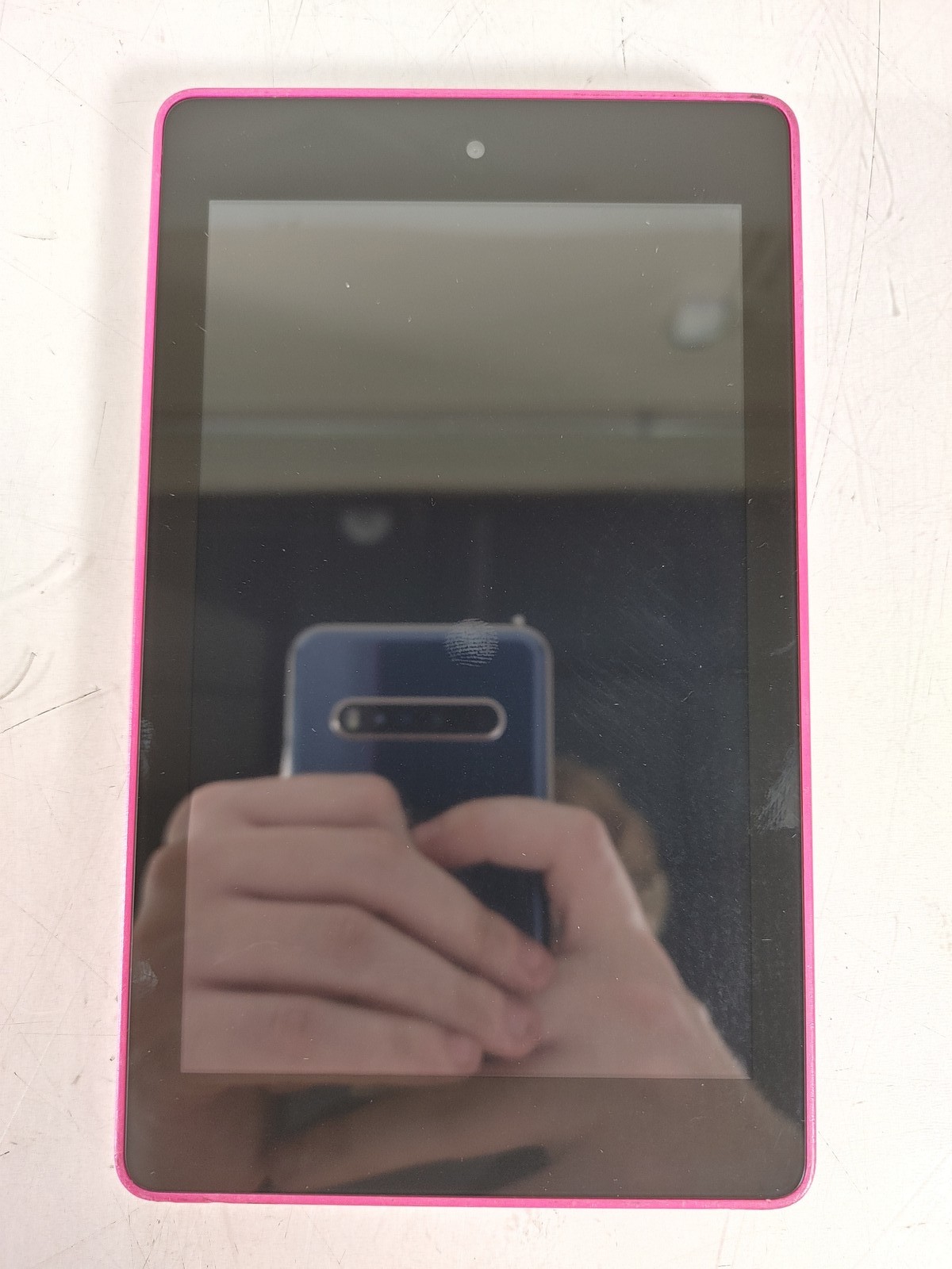 Amazon Fire HD 6 (4th Generation) PW98VM 8 GB Fire OS (WiFi Only)