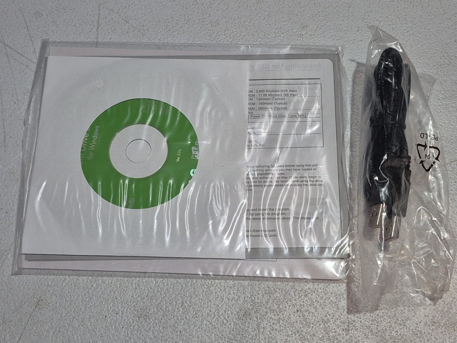 LG GP08 Lite Portable Super Multi Drive External DVD Writer USB Complete in Box