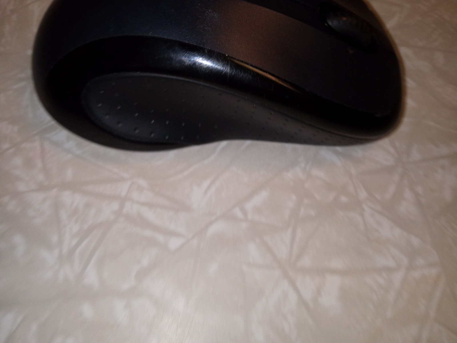Logitech M510 Wireless Computer Mouse Comfort Shape )