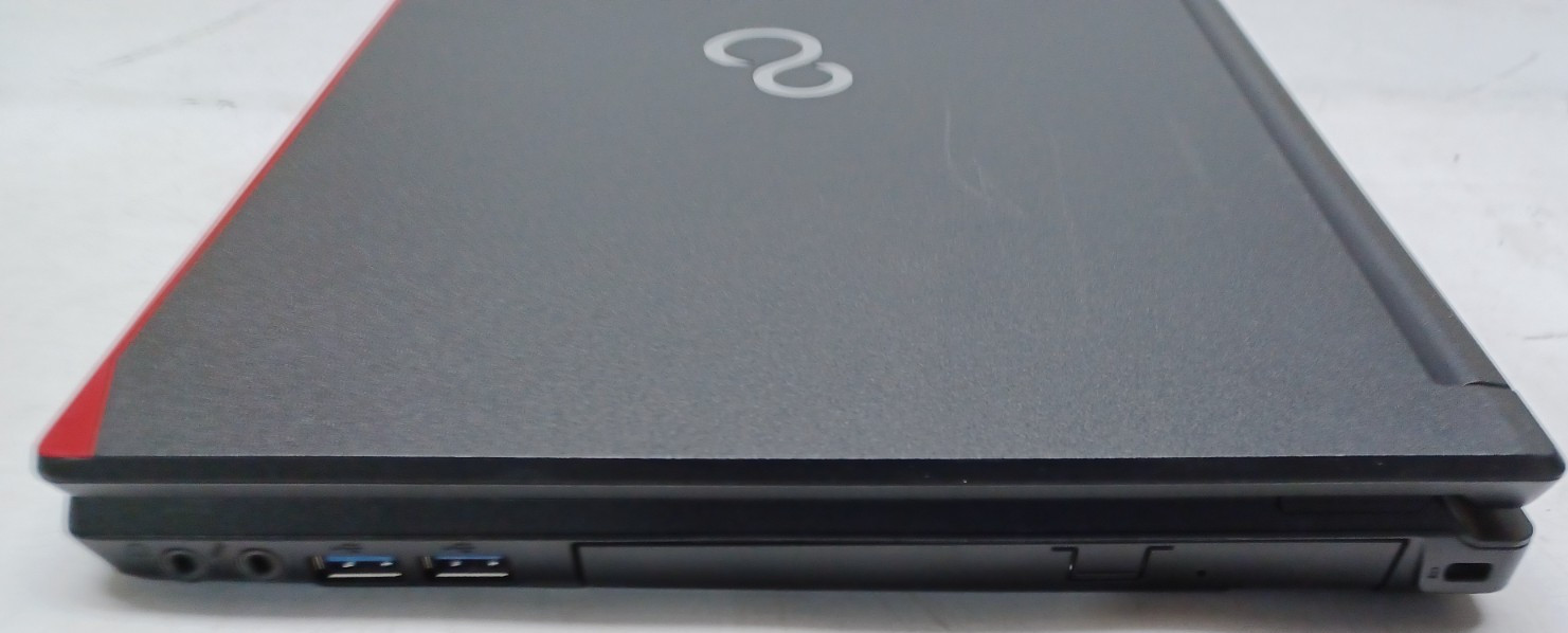 Fujitsu Lifebook E546 14″ Laptop FOR PARTS OR REPAIR No Boot Broken Core i5