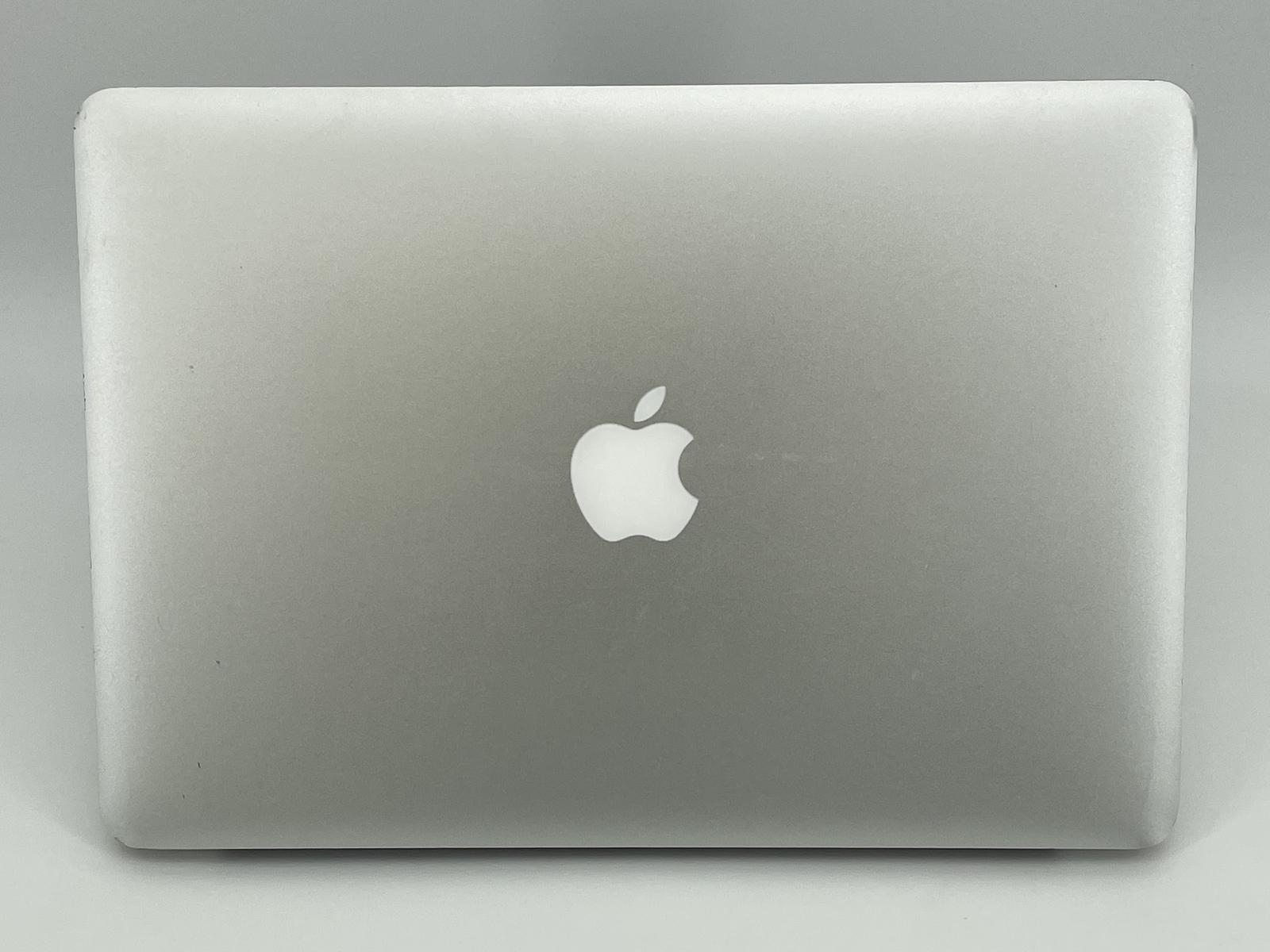 MacBook Air 13 2017 1.8 GHz Intel Core i5 8GB 128GB SSD Good Condition