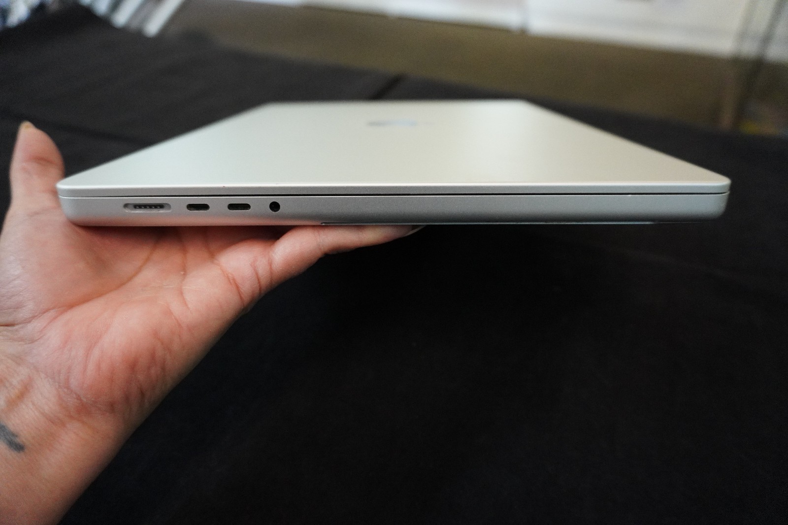 Apple MacBook Pro A2485 16″ M1 Pro GPU 32GB RAM 1TB SSD 2021 Space Gray