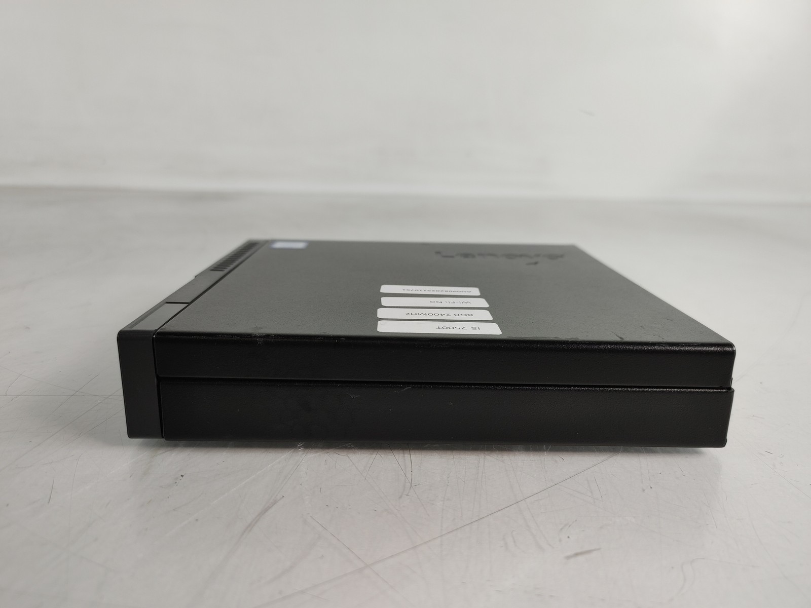 Lenovo ThinkCentre M710q Tiny Core i5-7500T 2.70 GHz 8 GB DDR4 No HDD
