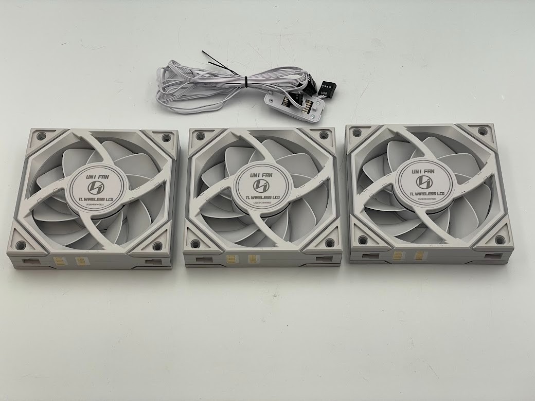 Lian Li UNI FAN TL120 V2 LCD Wireless Fluid Dynamic Bearing 120mm Case Fans