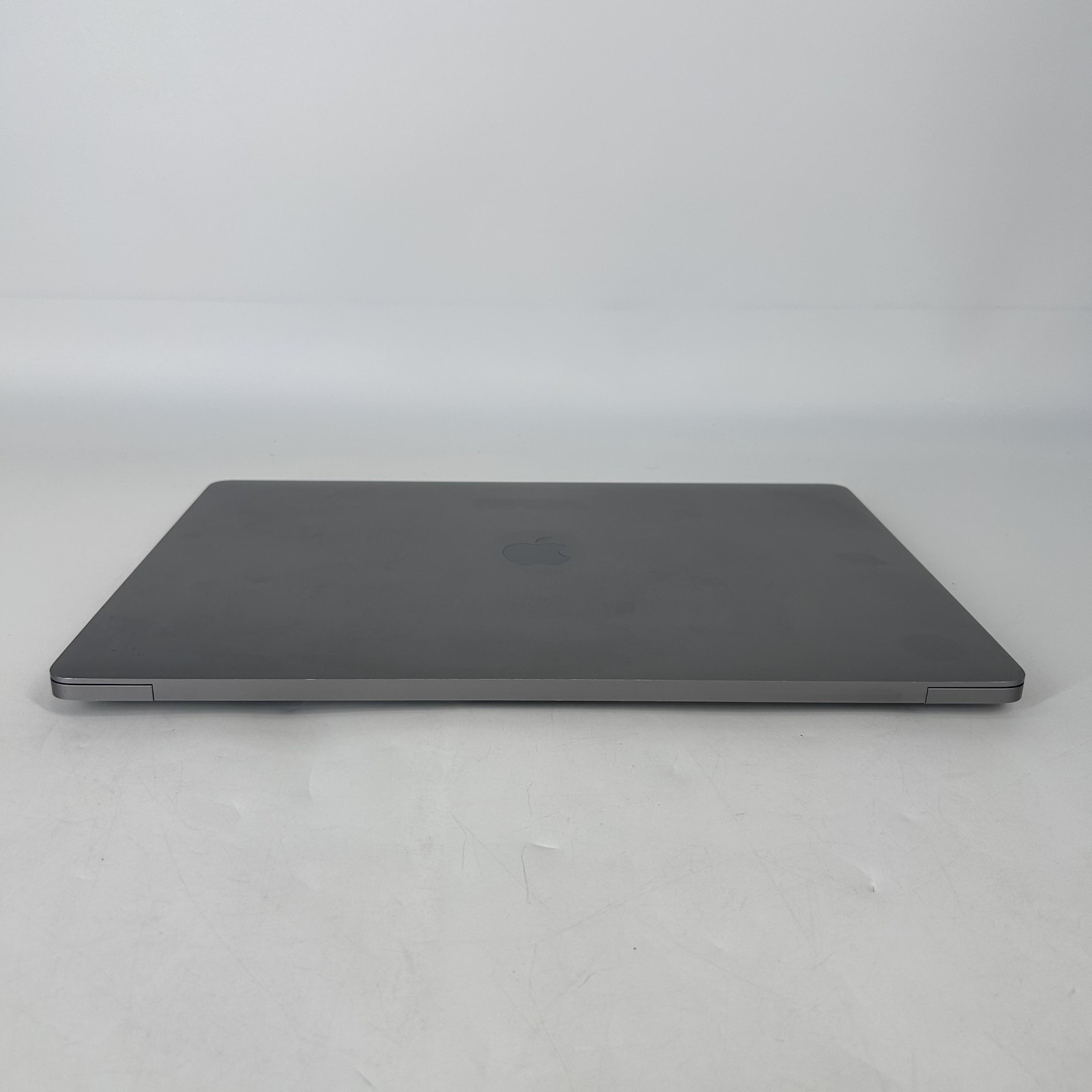 MacBook Pro 16 Touch Bar Space Gray 2019 i9 16GB 1TB AMD Radeon Pro 5500M Good