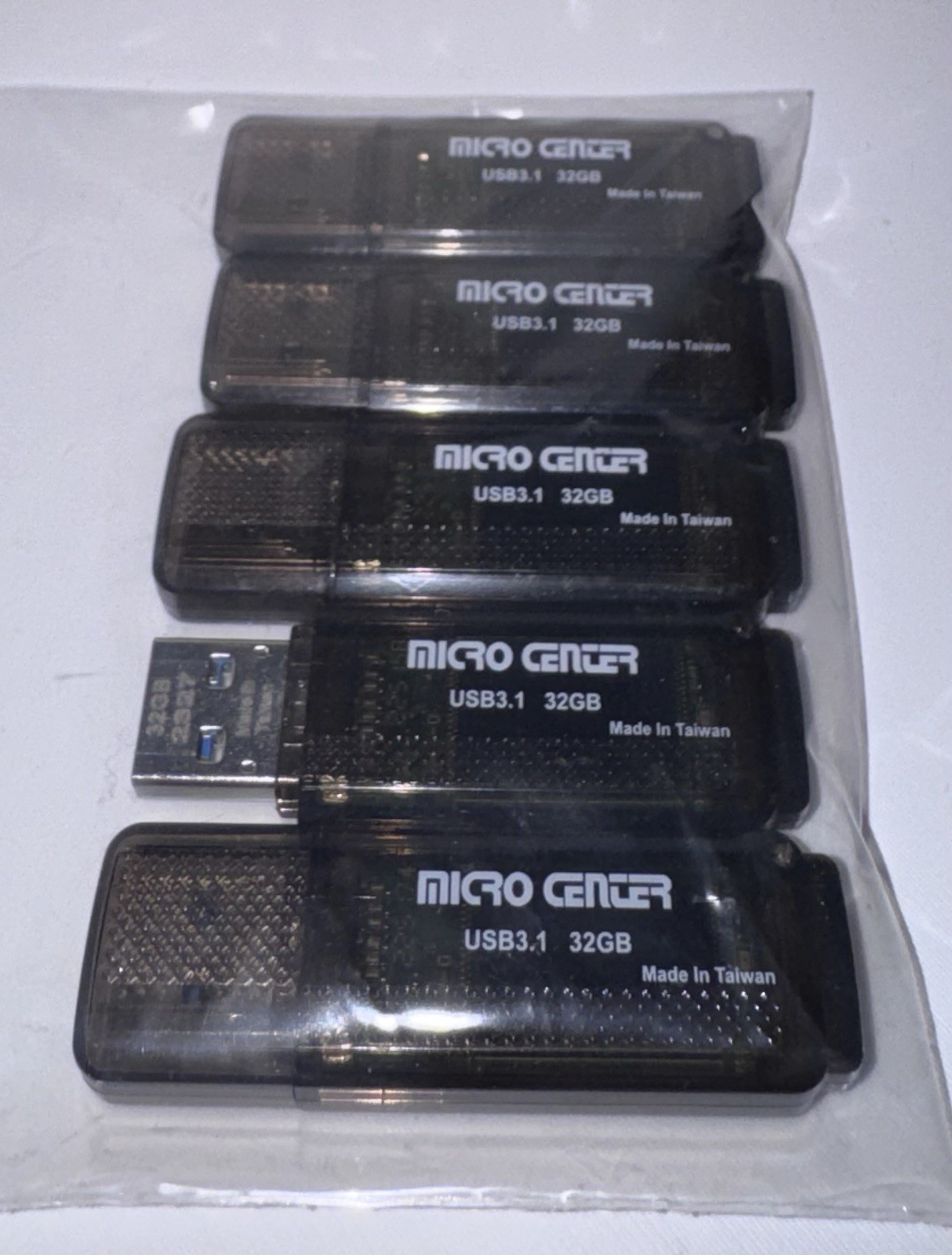 Micro Center USB3.1 32GB Black USB Flash Drives Lot of 5, USB 3.1 Interface