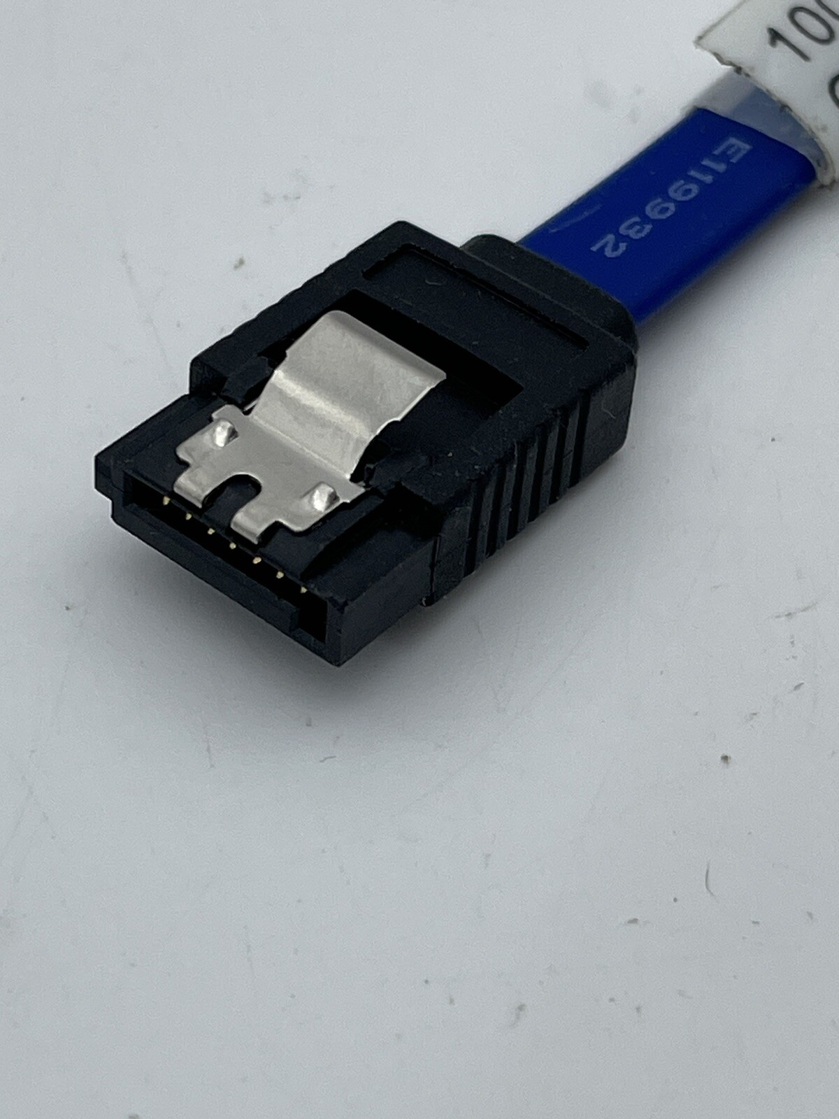 Lot of 20 Wieson 16″ Latching 90 Degree Right Angle SATA High Quality SATA Cable
