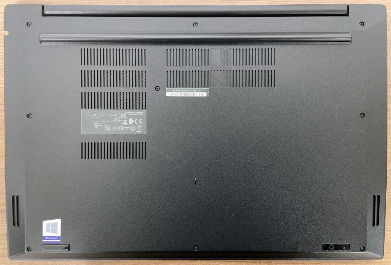 Lenovo ThinkPad E595 W11P 15 Radeon Vega Ryzen 7 3700U 2.3GHz 16gb RAM 512gb SSD