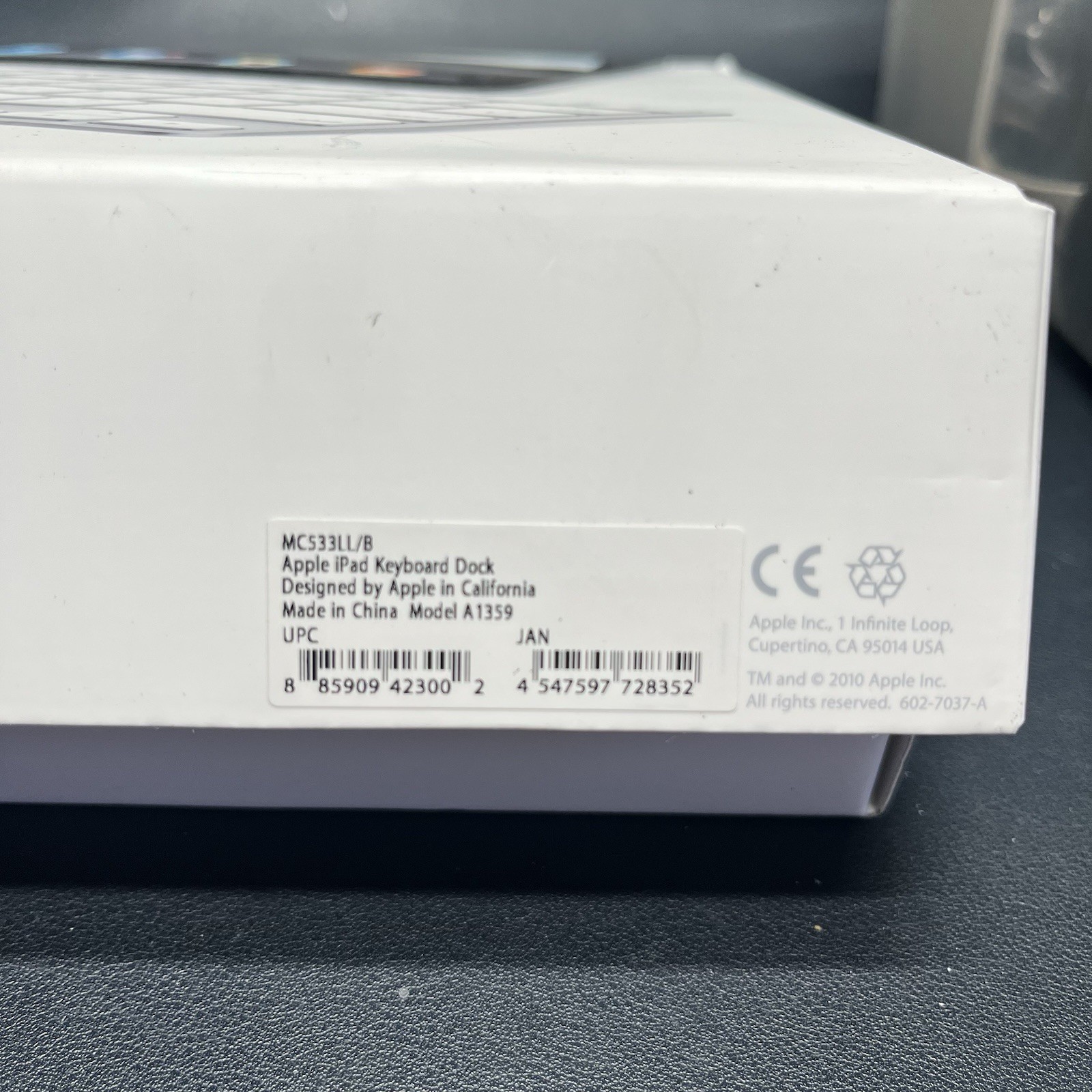 NEW Original Apple A1359 / MC533LL/B Keyboard Dock For iPad (1st Gen 1,2,3) OEM
