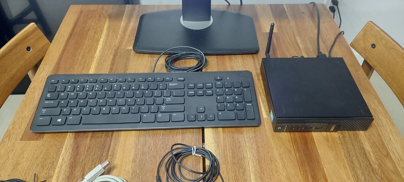 Dell OptiPlex 9020M Intel i7-256GB SSD 16GB RAM + Dell 24″ U2412MB + Accessories
