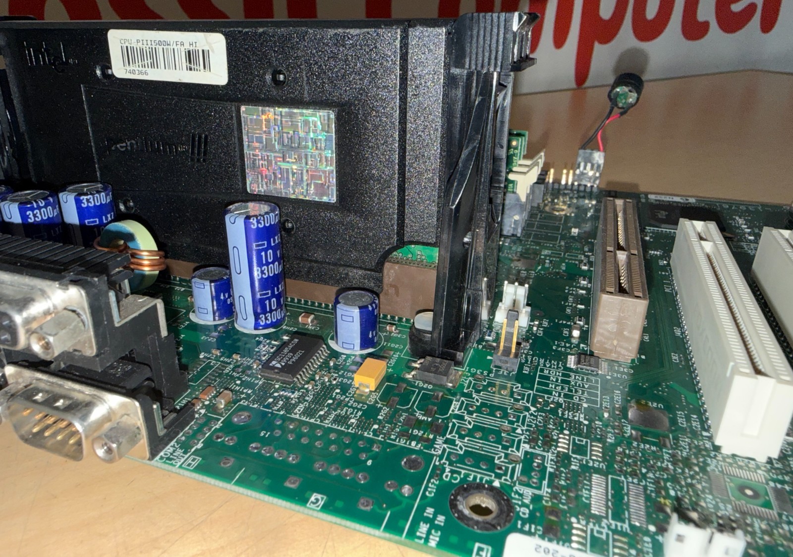 Intel E139761 ATX SE440BX-2 (Seattle 2) Intel Pentium III @ 500MHz 640Mb RAM KL