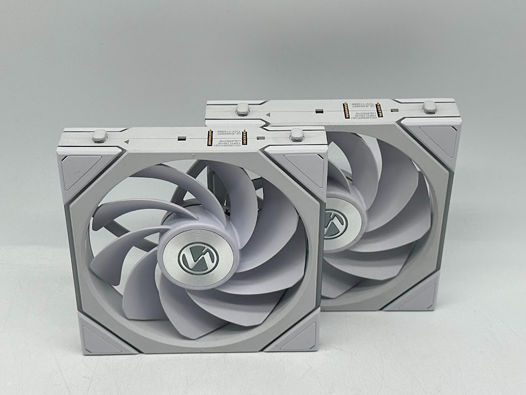 Lian Li Uni Fan Reverse TL Wireless Fluid Dynamic Bearing 140mm Case Fan – White