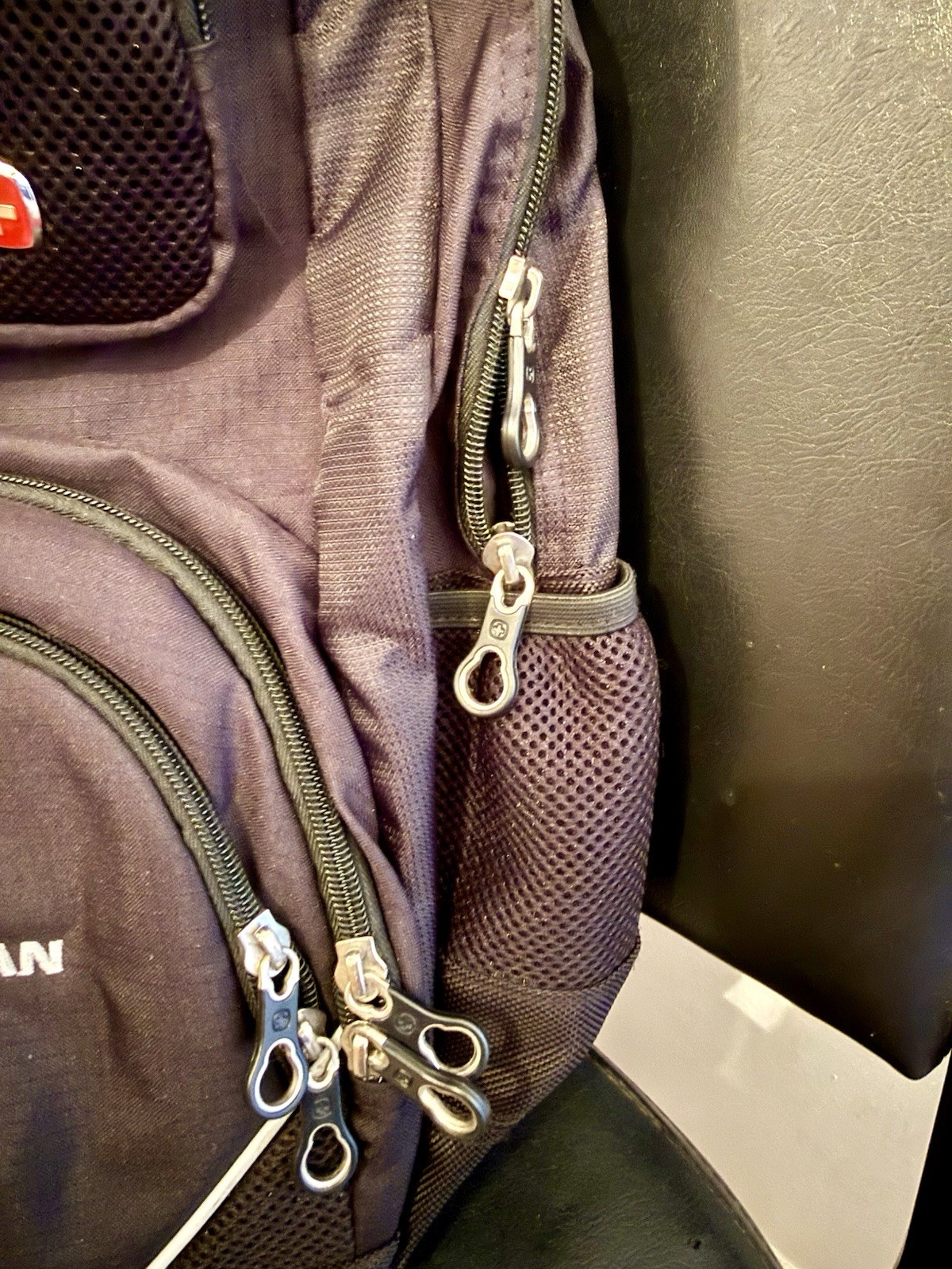 Swiss Gear Airflow TSA Scan Smart 17″ Backpack Laptop Tablet Travel Black & Gray