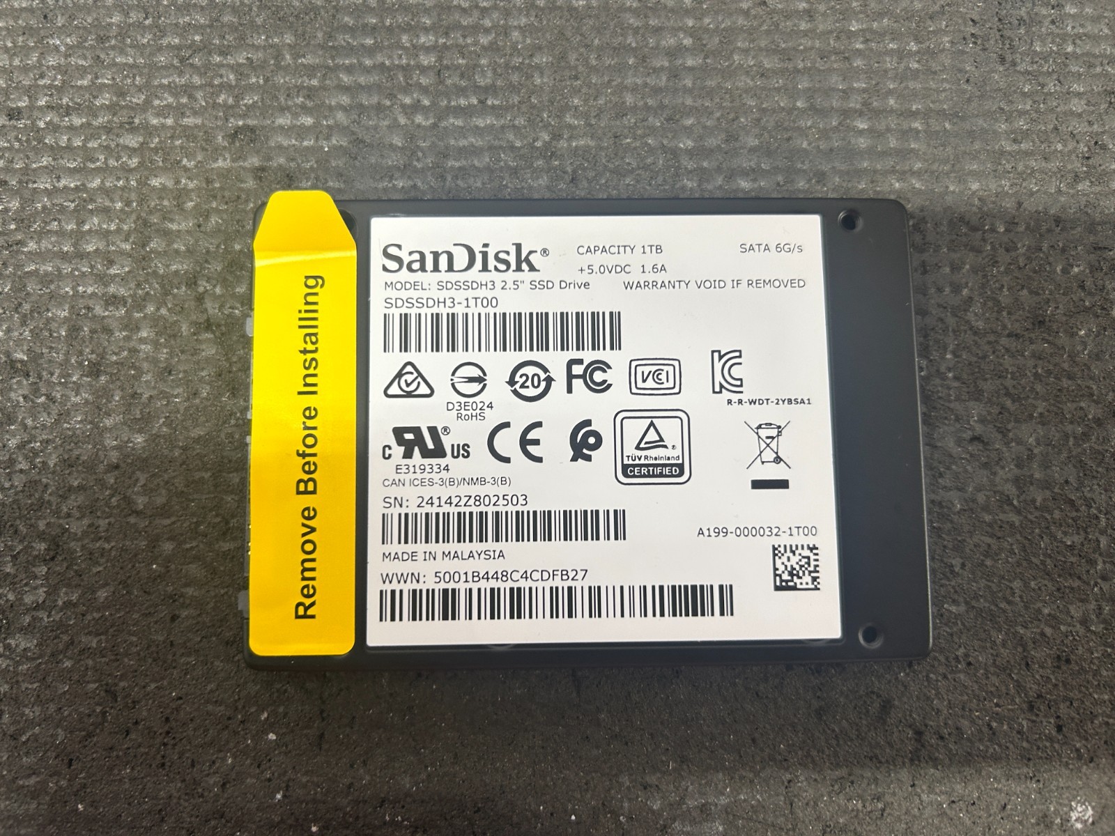 SanDisk Ultra 3D 1TB SATA 3 2.5″ Internal SSD SDSSDH31-T00