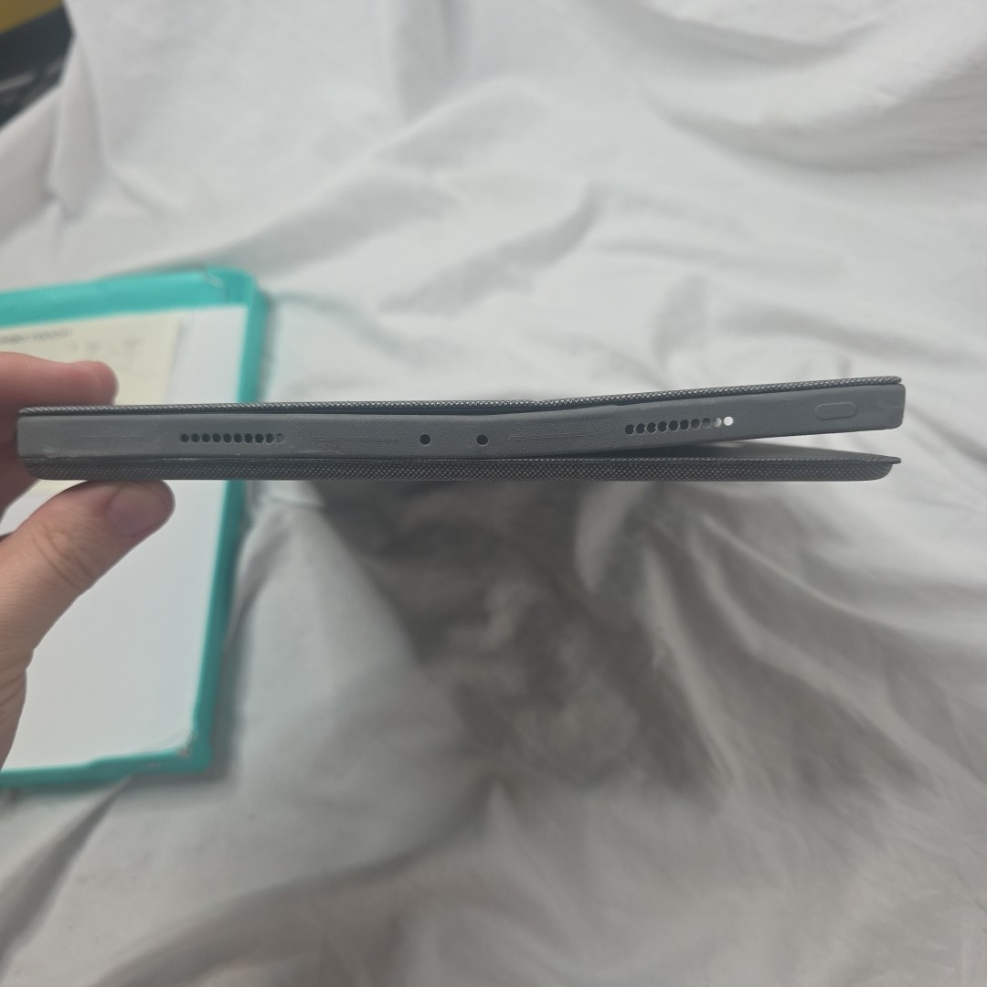 Logitech Combo Touch Keyboard Case for iPad Pro 12.9″ 920-010097 (FOR PARTS (CBQ